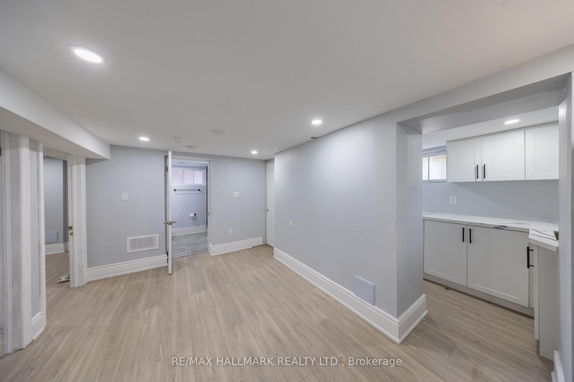 Photo 23 of 559 Ritson Road S, Oshawa, Central — HOMEH