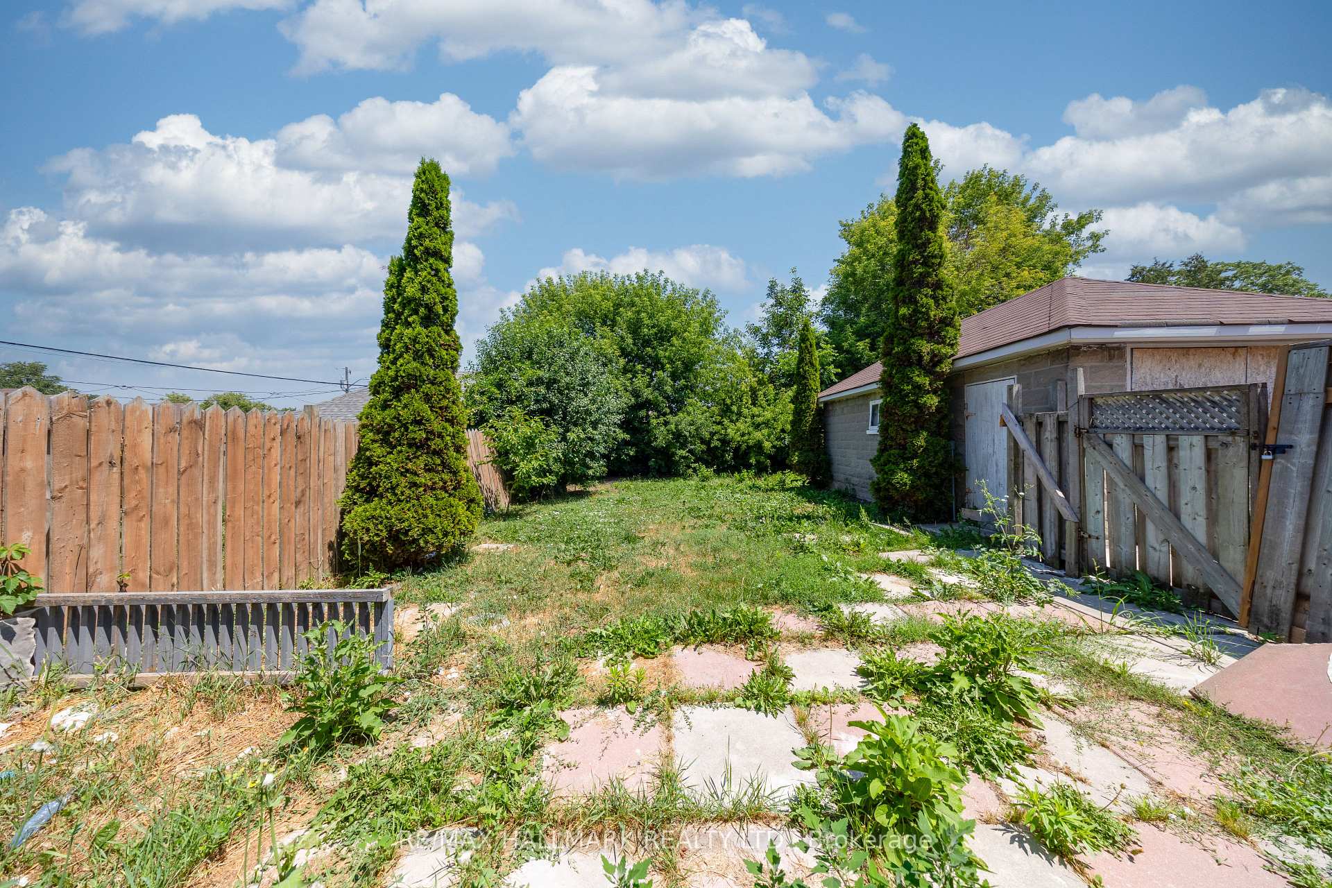 Photo 34 of 559 Ritson Road S, Oshawa, Central — HOMEH