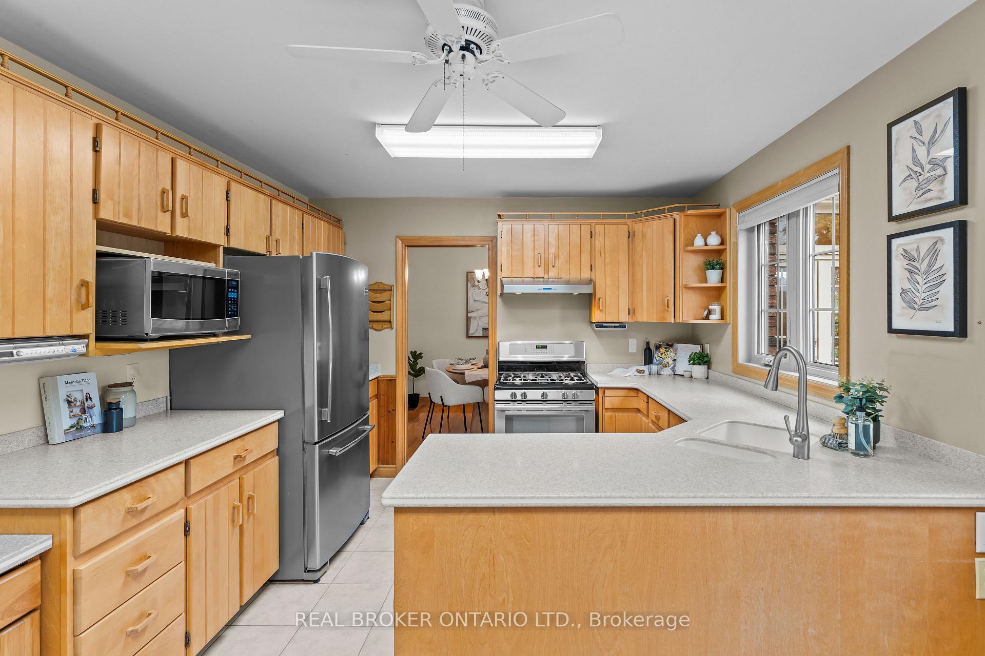 Photo 22 of 804 Pinewood Drive, Peterborough, Otonabee Ward 1 — HOMEH
