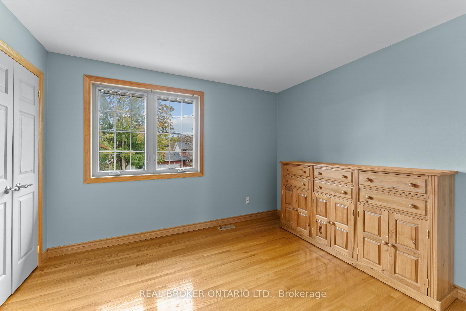 Photo 36 of 804 Pinewood Drive, Peterborough, Otonabee Ward 1 — HOMEH