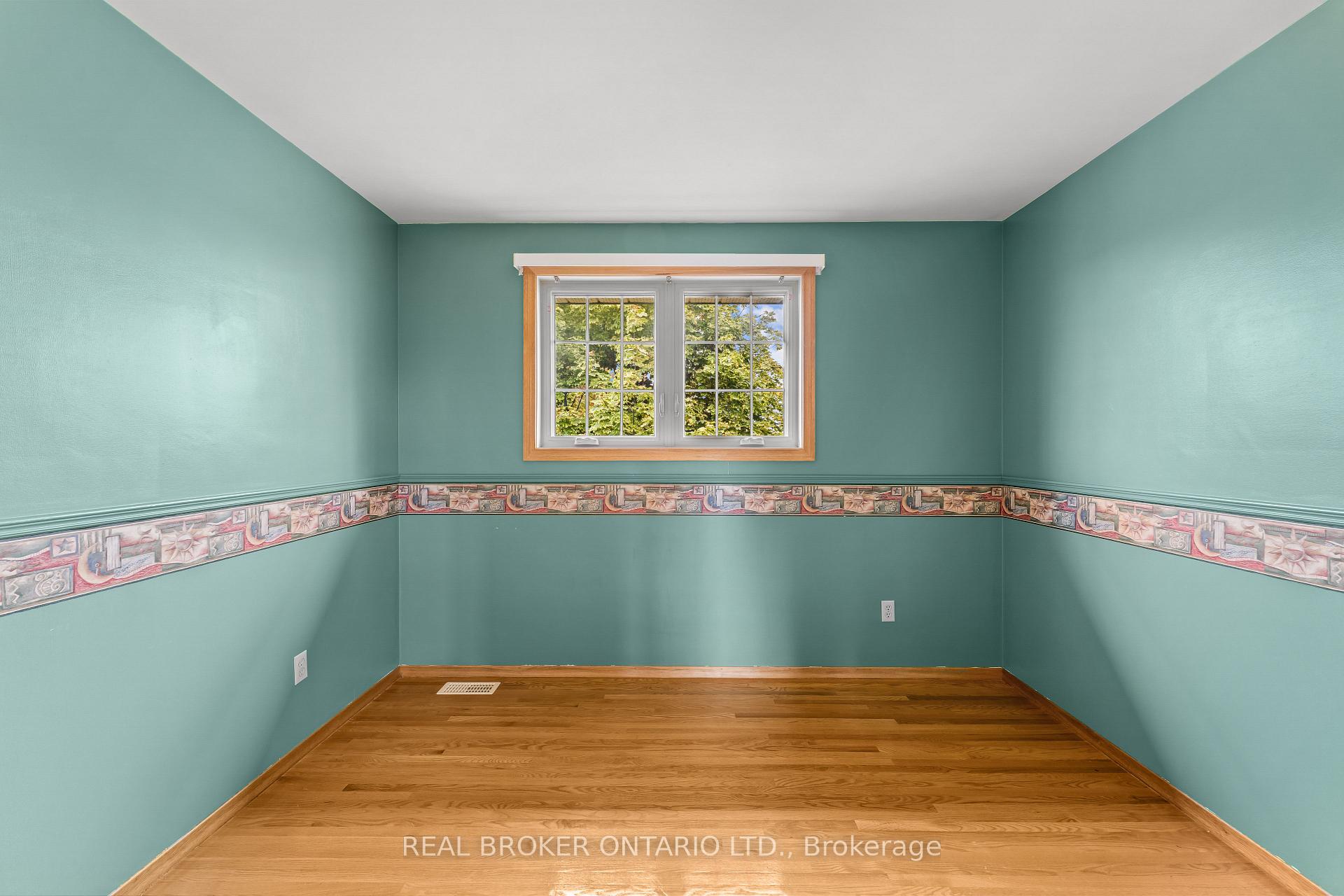 Photo 37 of 804 Pinewood Drive, Peterborough, Otonabee Ward 1 — HOMEH