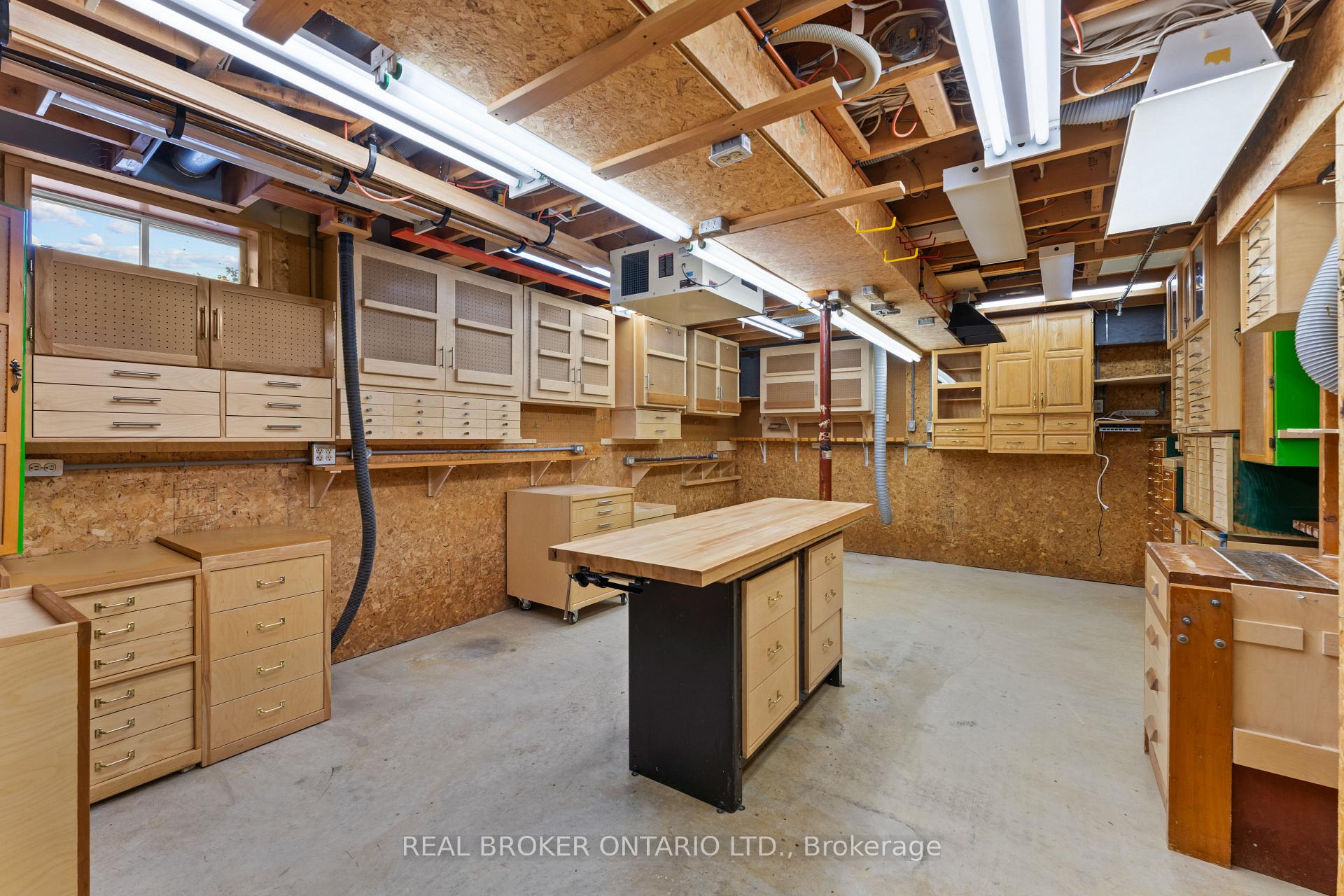 Photo 39 of 804 Pinewood Drive, Peterborough, Otonabee Ward 1 — HOMEH