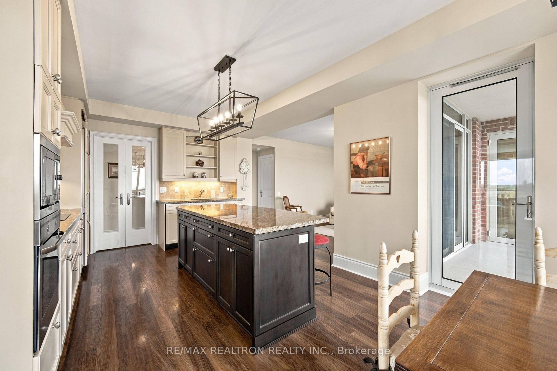 Photo 13 of Unit 702, 10101 Yonge Street, Richmond Hill, Crosby — HOMEH