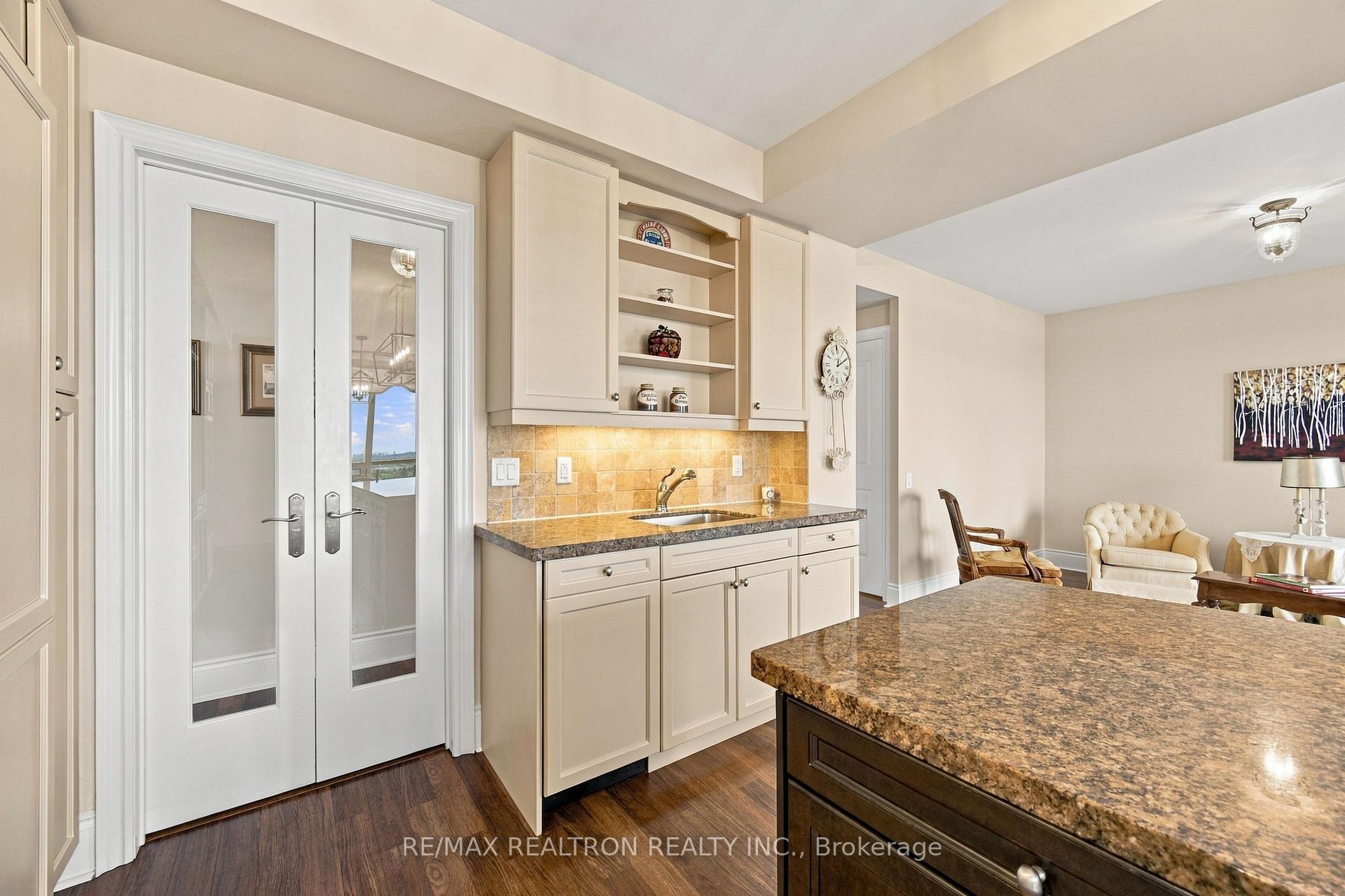 Photo 16 of Unit 702, 10101 Yonge Street, Richmond Hill, Crosby — HOMEH
