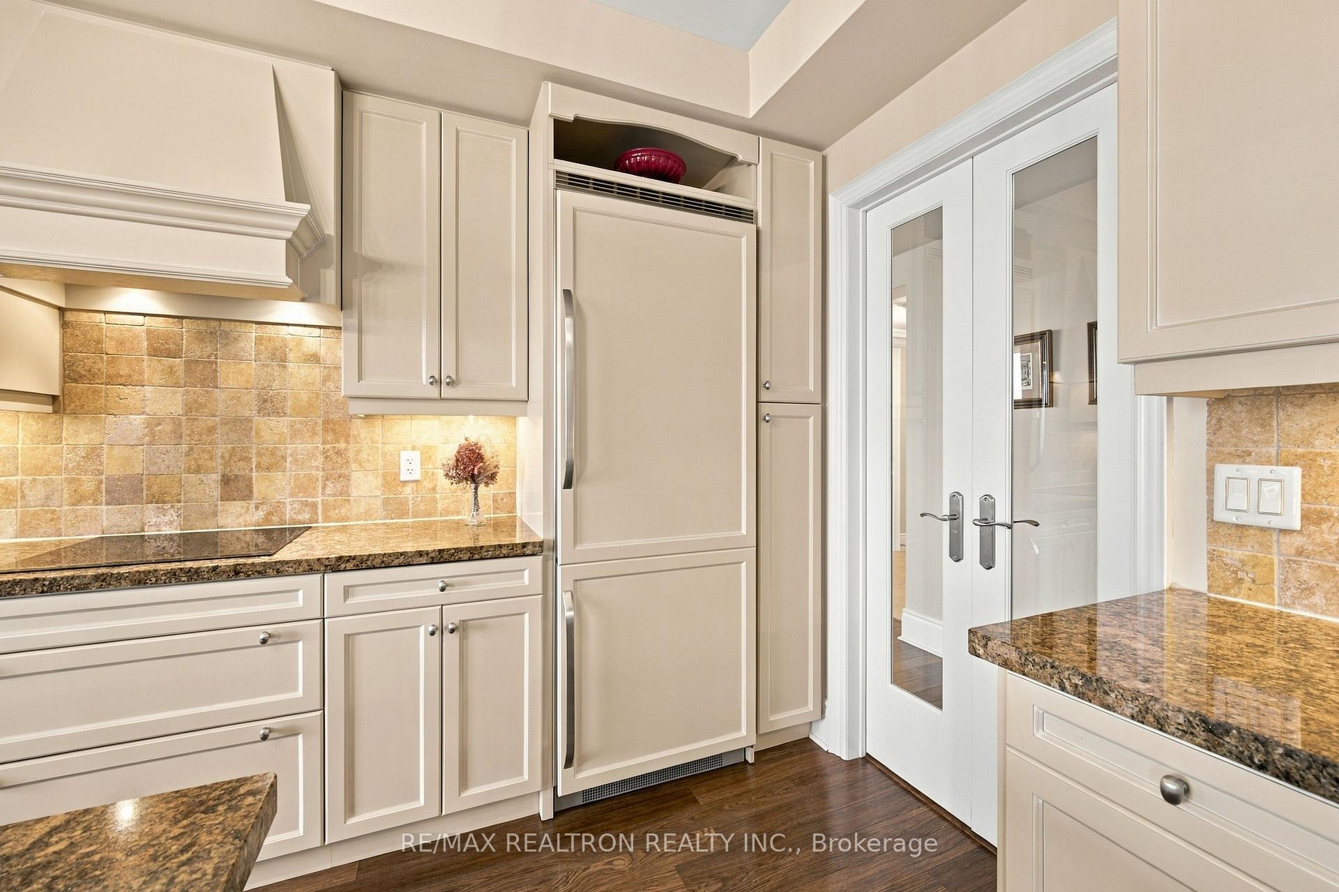 Photo 17 of Unit 702, 10101 Yonge Street, Richmond Hill, Crosby — HOMEH