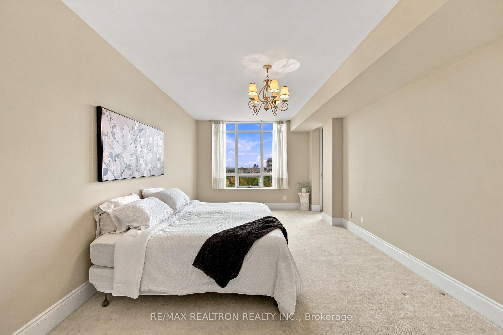 Photo 24 of Unit 702, 10101 Yonge Street, Richmond Hill, Crosby — HOMEH