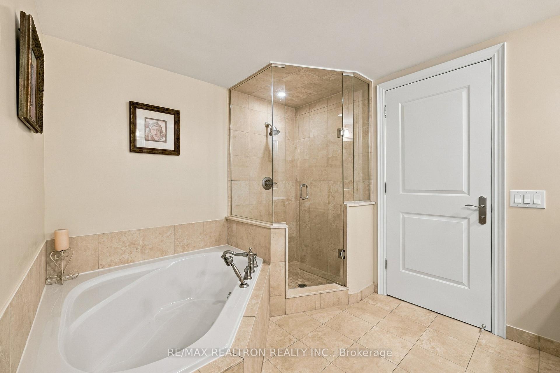 Photo 27 of Unit 702, 10101 Yonge Street, Richmond Hill, Crosby — HOMEH