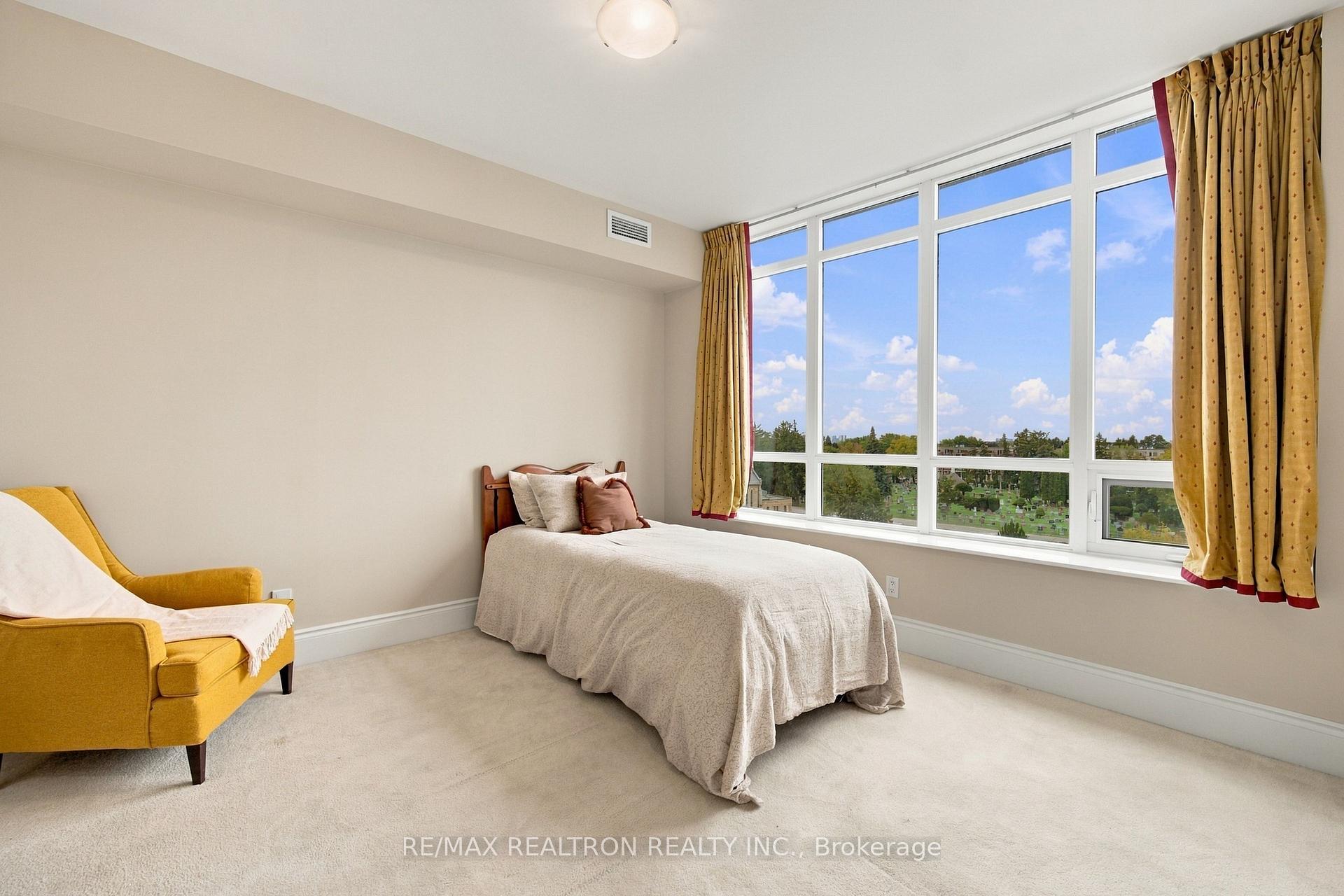 Photo 28 of Unit 702, 10101 Yonge Street, Richmond Hill, Crosby — HOMEH
