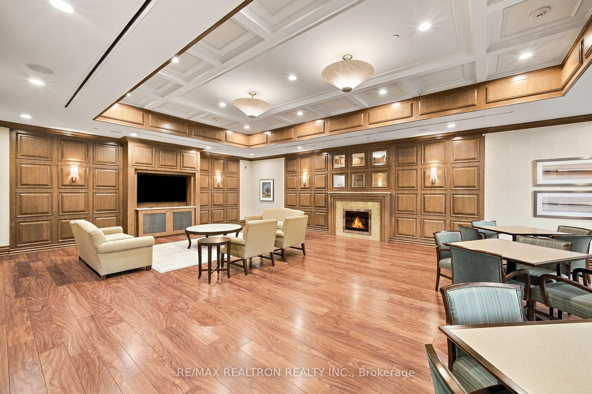 Photo 36 of Unit 702, 10101 Yonge Street, Richmond Hill, Crosby — HOMEH