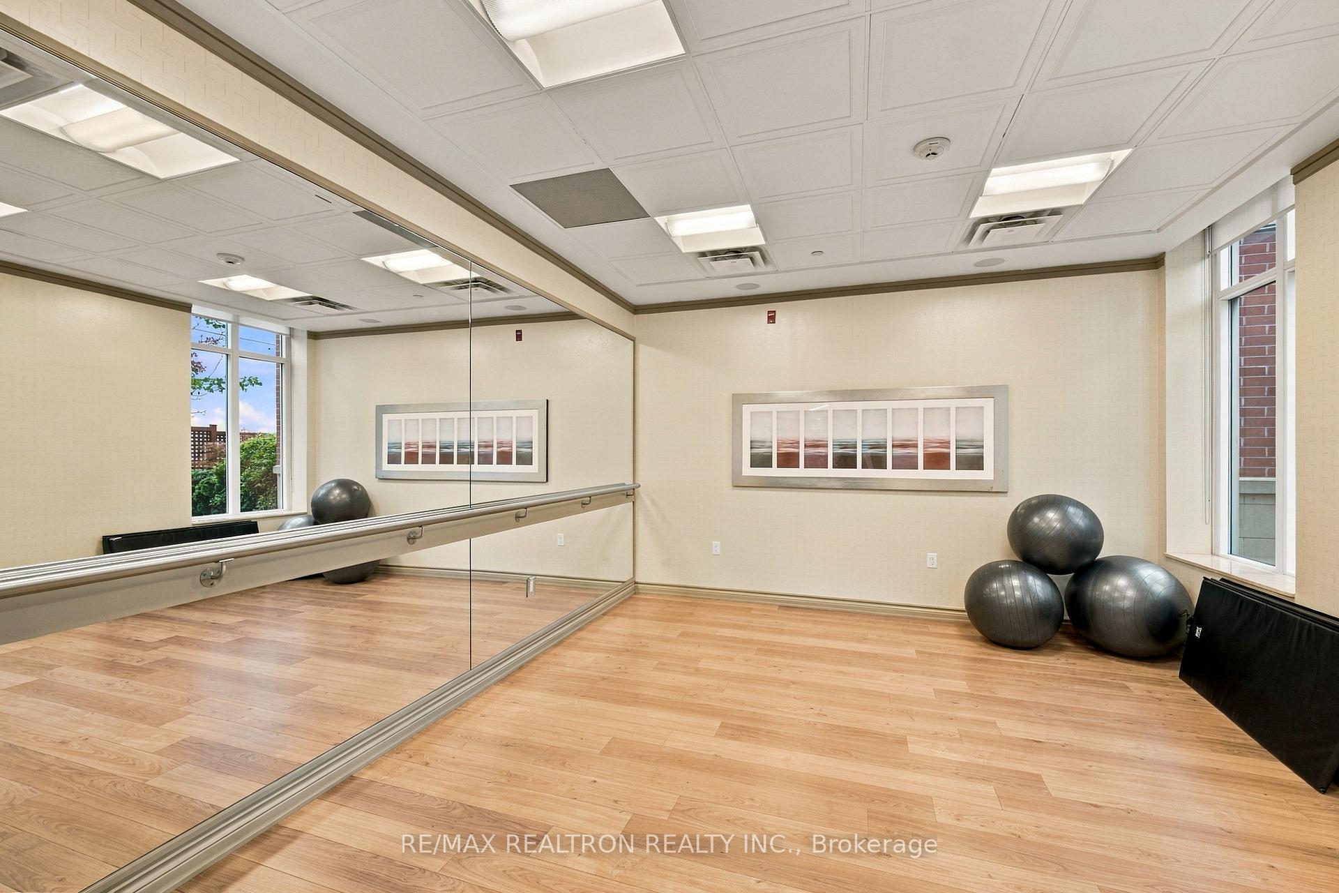 Photo 39 of Unit 702, 10101 Yonge Street, Richmond Hill, Crosby — HOMEH