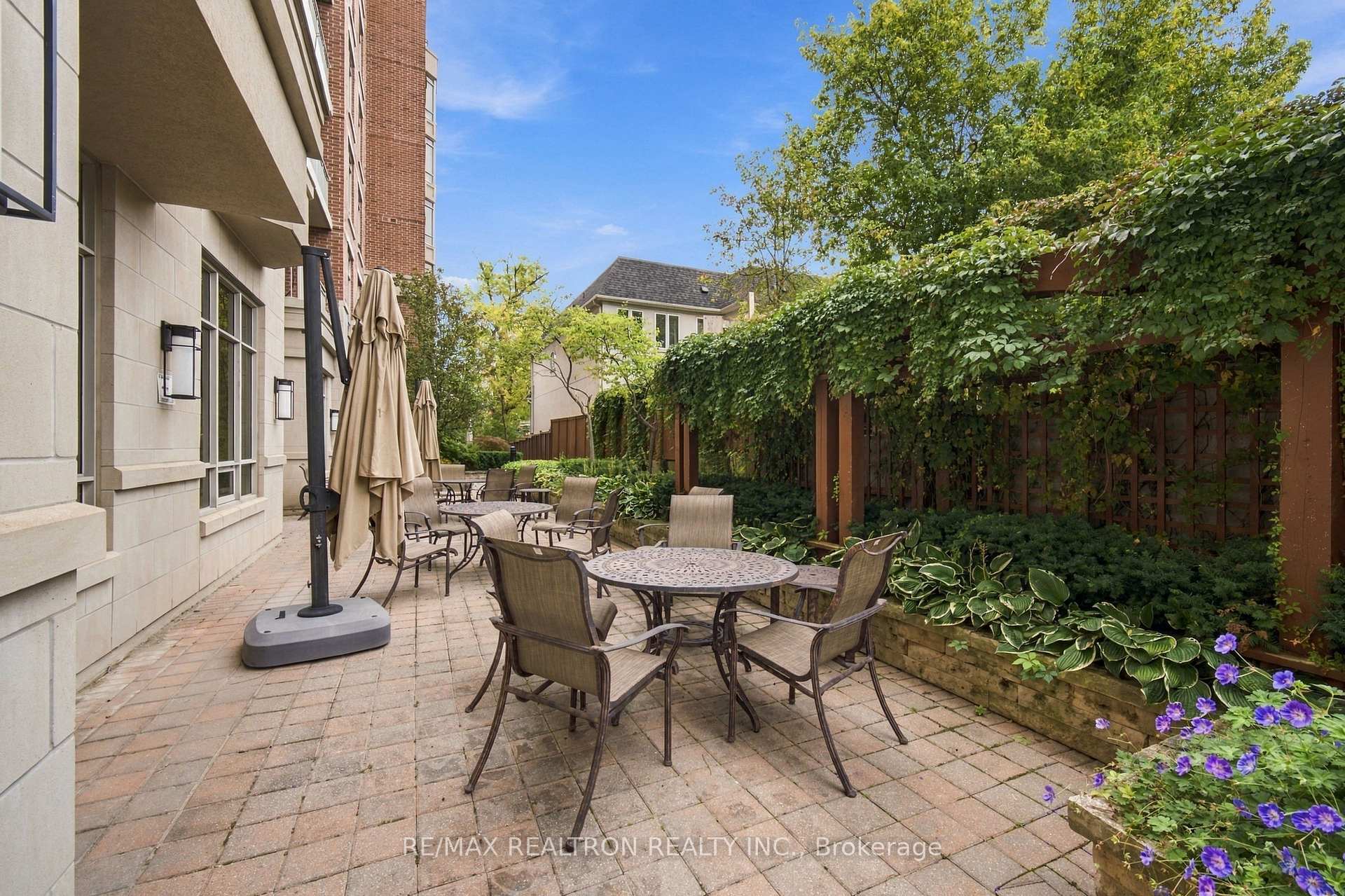 Photo 41 of Unit 702, 10101 Yonge Street, Richmond Hill, Crosby — HOMEH