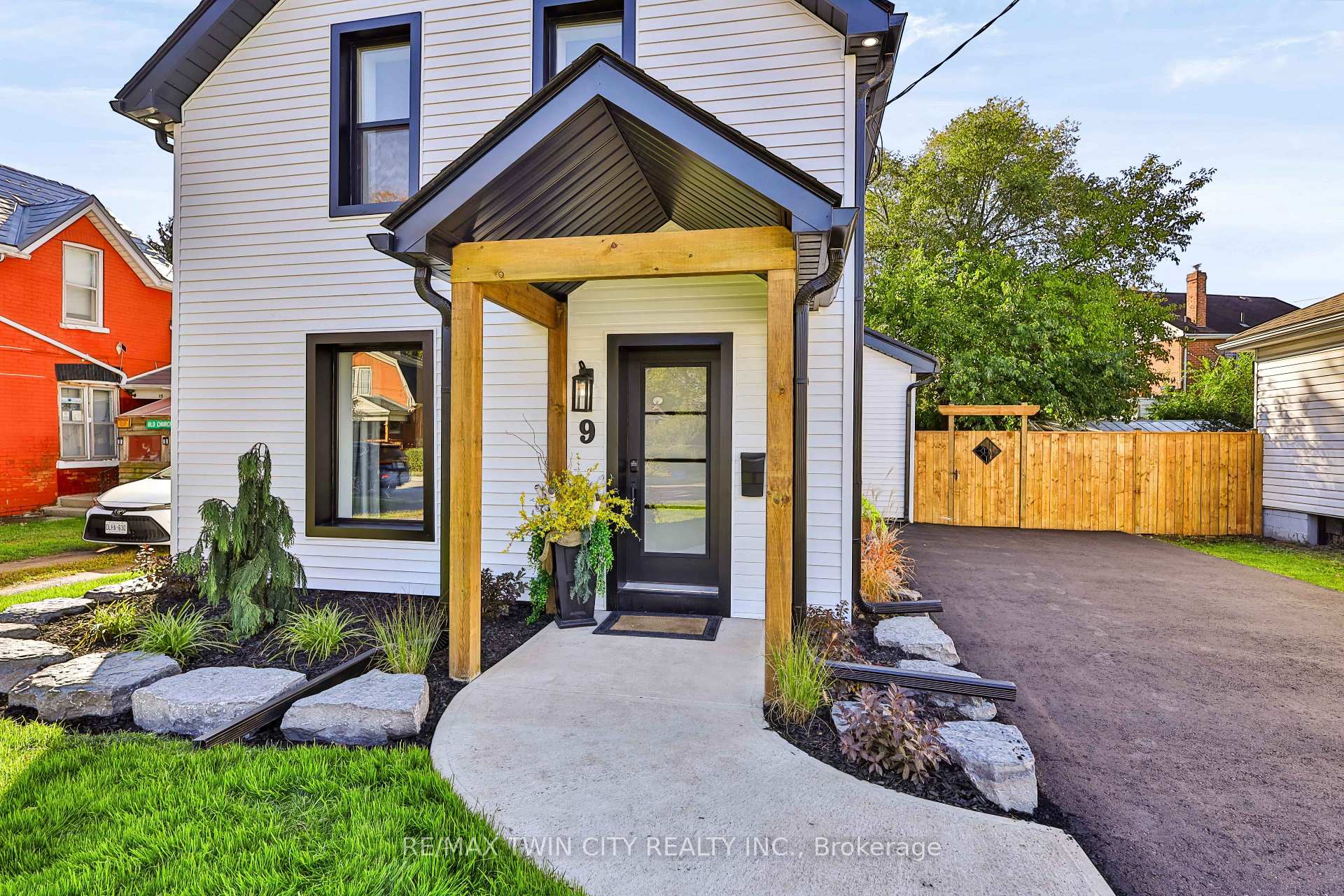Photo 2 of 9 Walter Street, Brantford, Eagle Place East — HOMEH