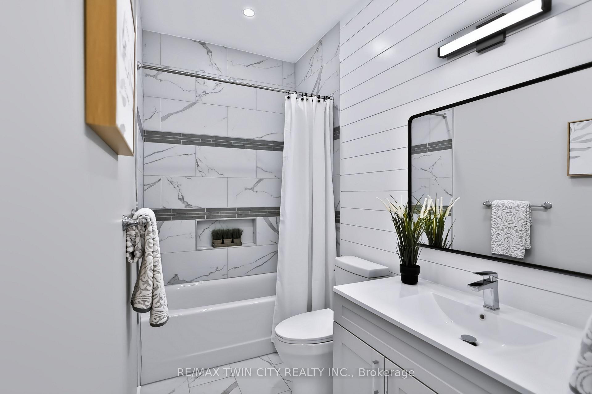 Photo 17 of 9 Walter Street, Brantford, Eagle Place East — HOMEH