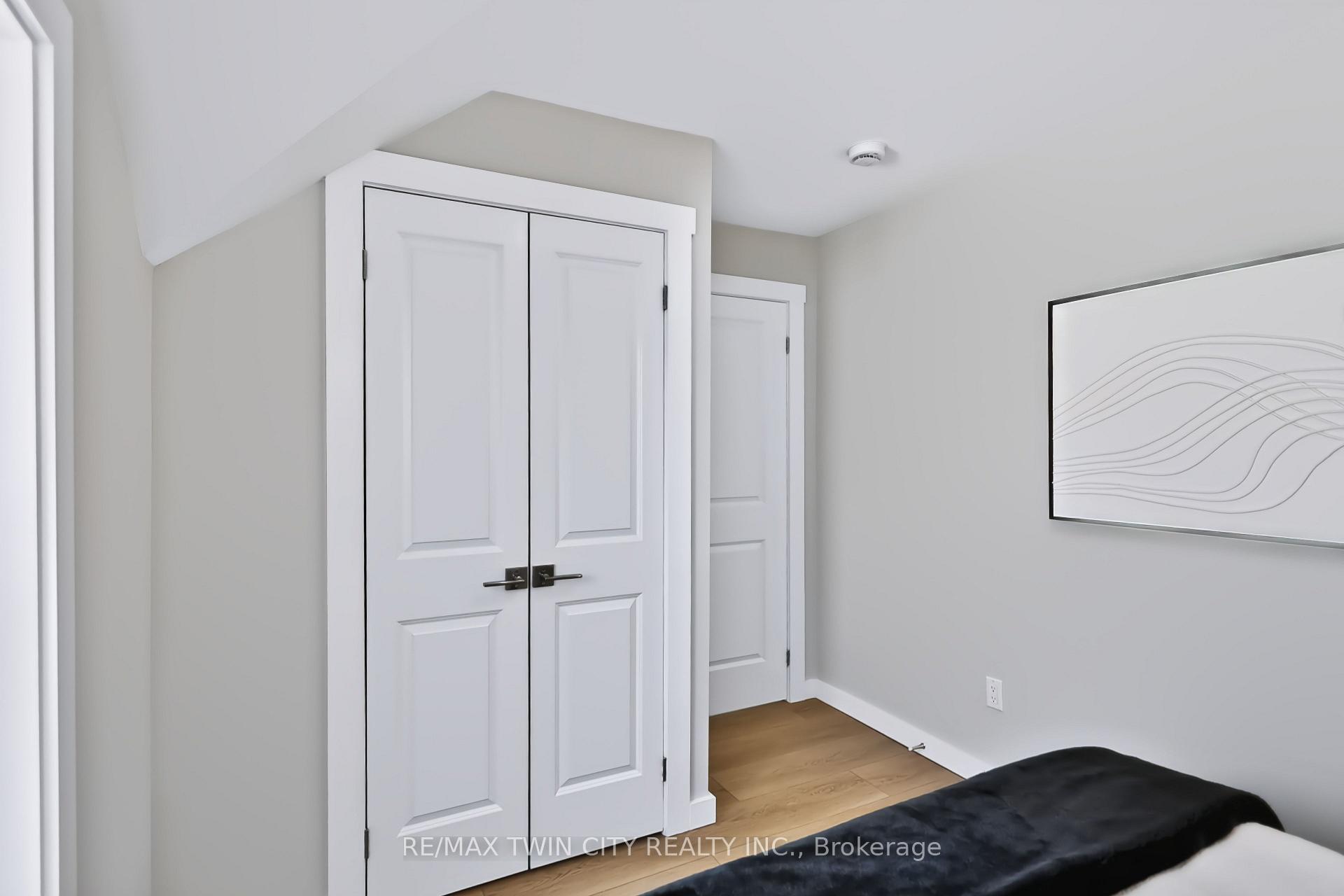 Photo 20 of 9 Walter Street, Brantford, Eagle Place East — HOMEH