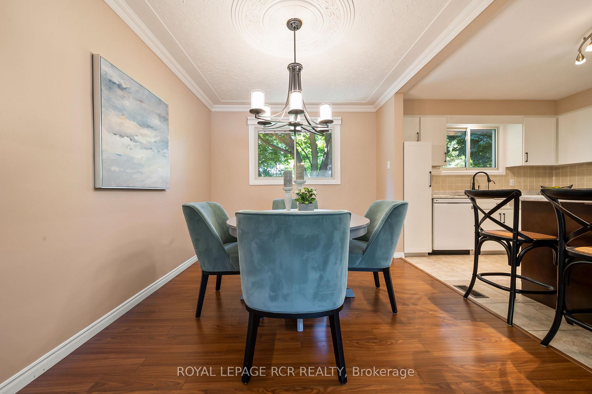 Photo 5 of 137 White Pine Crescent, Waterloo, North Lakeshore — HOMEH