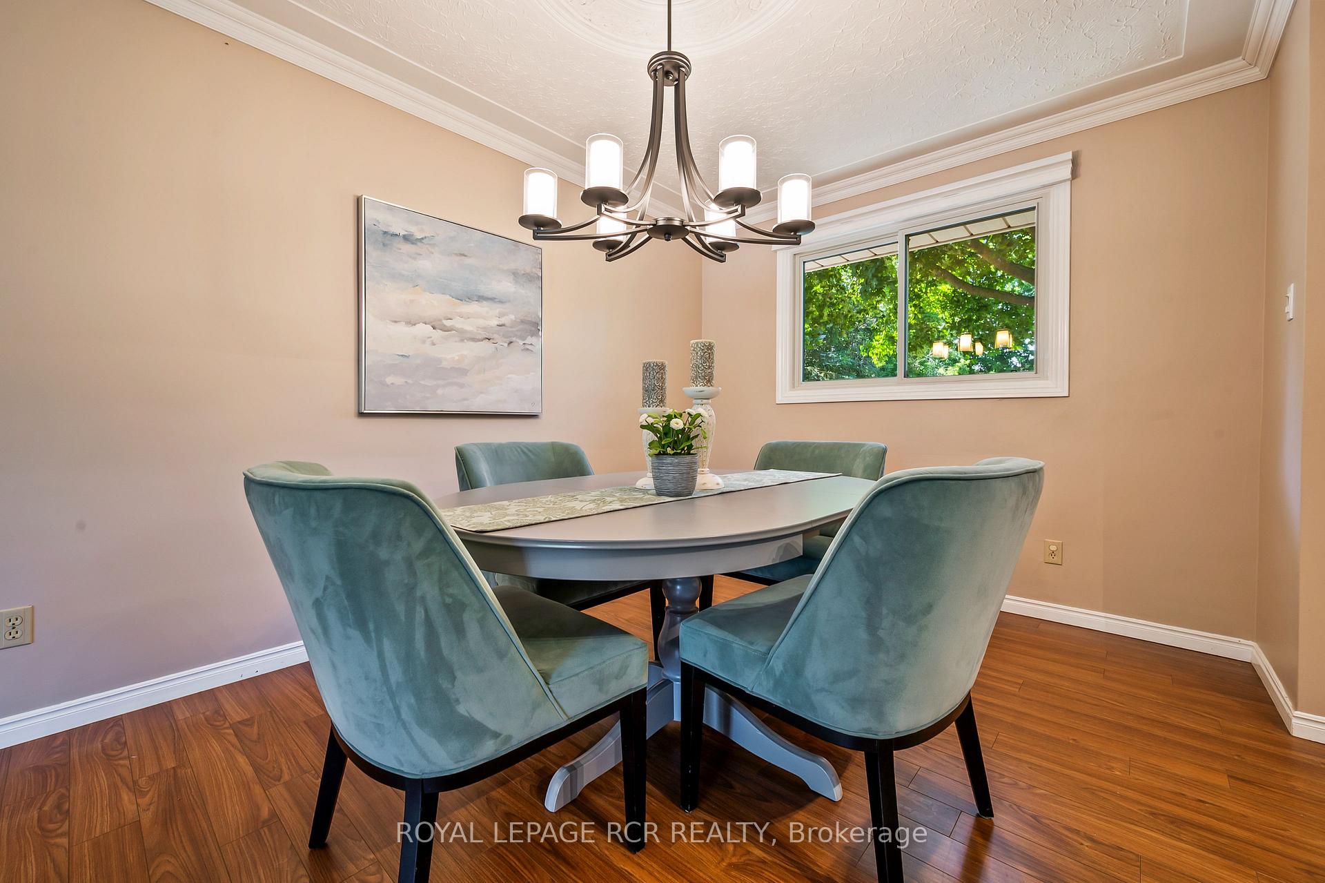 Photo 6 of 137 White Pine Crescent, Waterloo, North Lakeshore — HOMEH