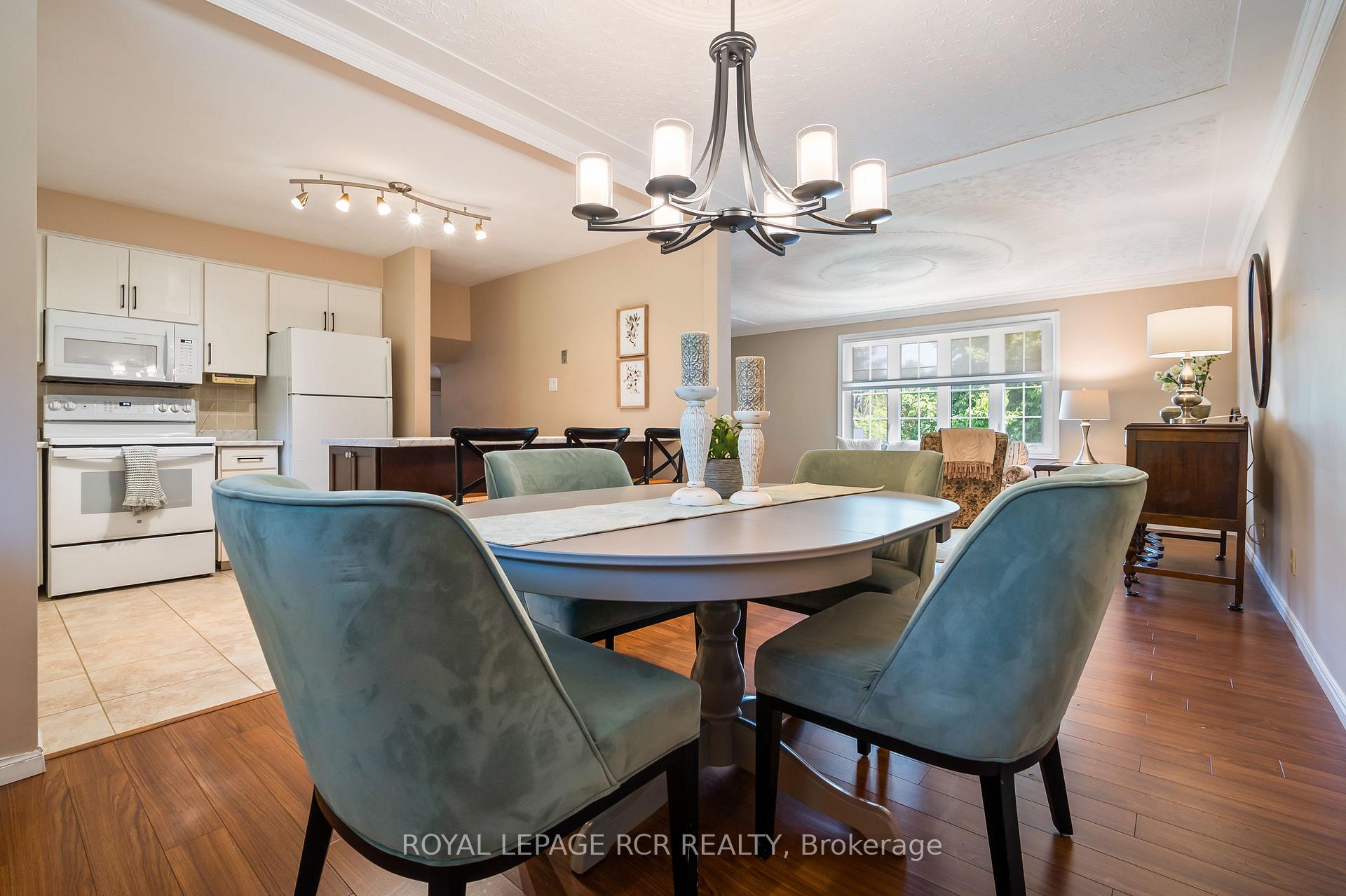 Photo 7 of 137 White Pine Crescent, Waterloo, North Lakeshore — HOMEH