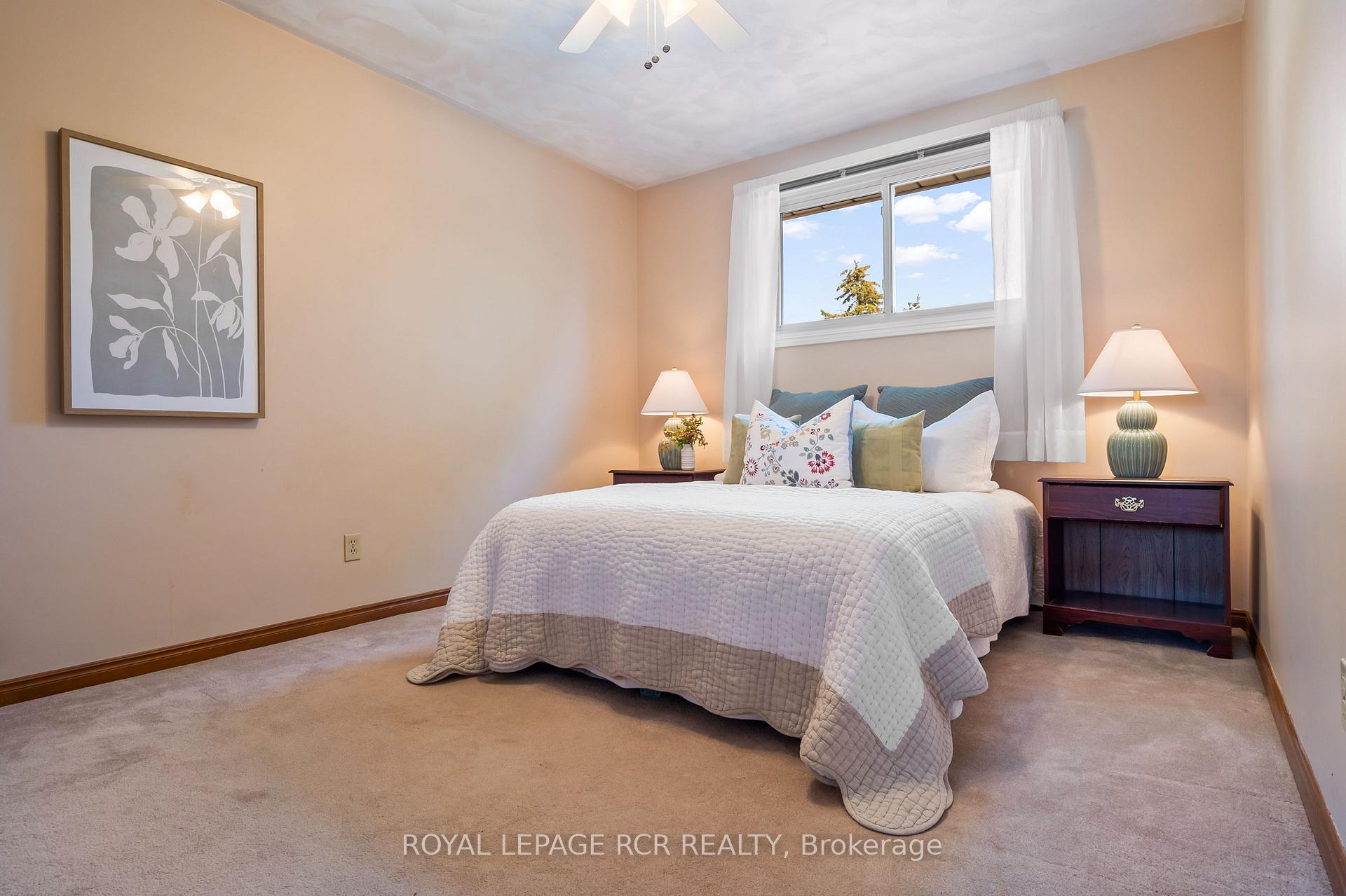 Photo 15 of 137 White Pine Crescent, Waterloo, North Lakeshore — HOMEH