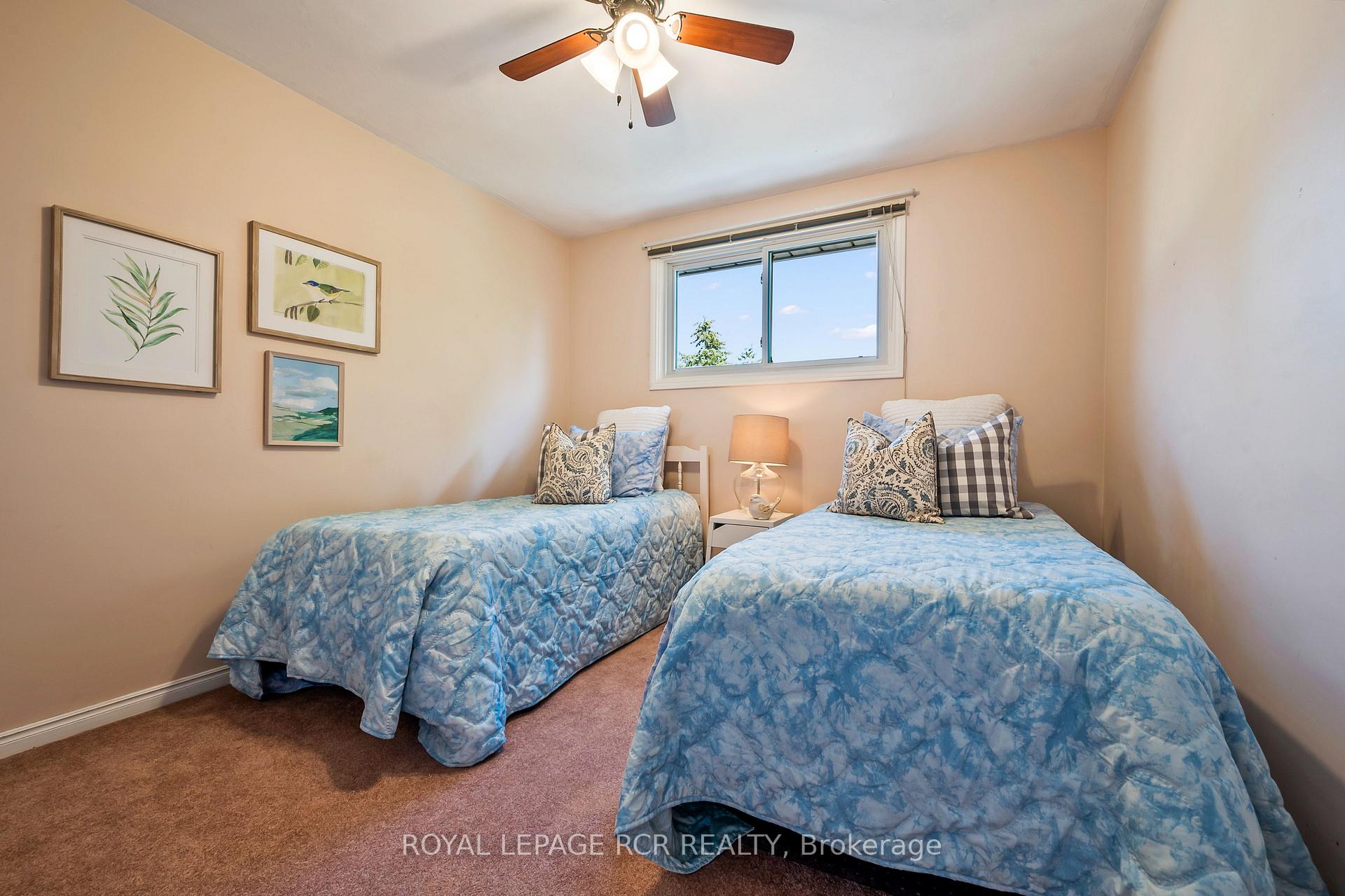 Photo 16 of 137 White Pine Crescent, Waterloo, North Lakeshore — HOMEH