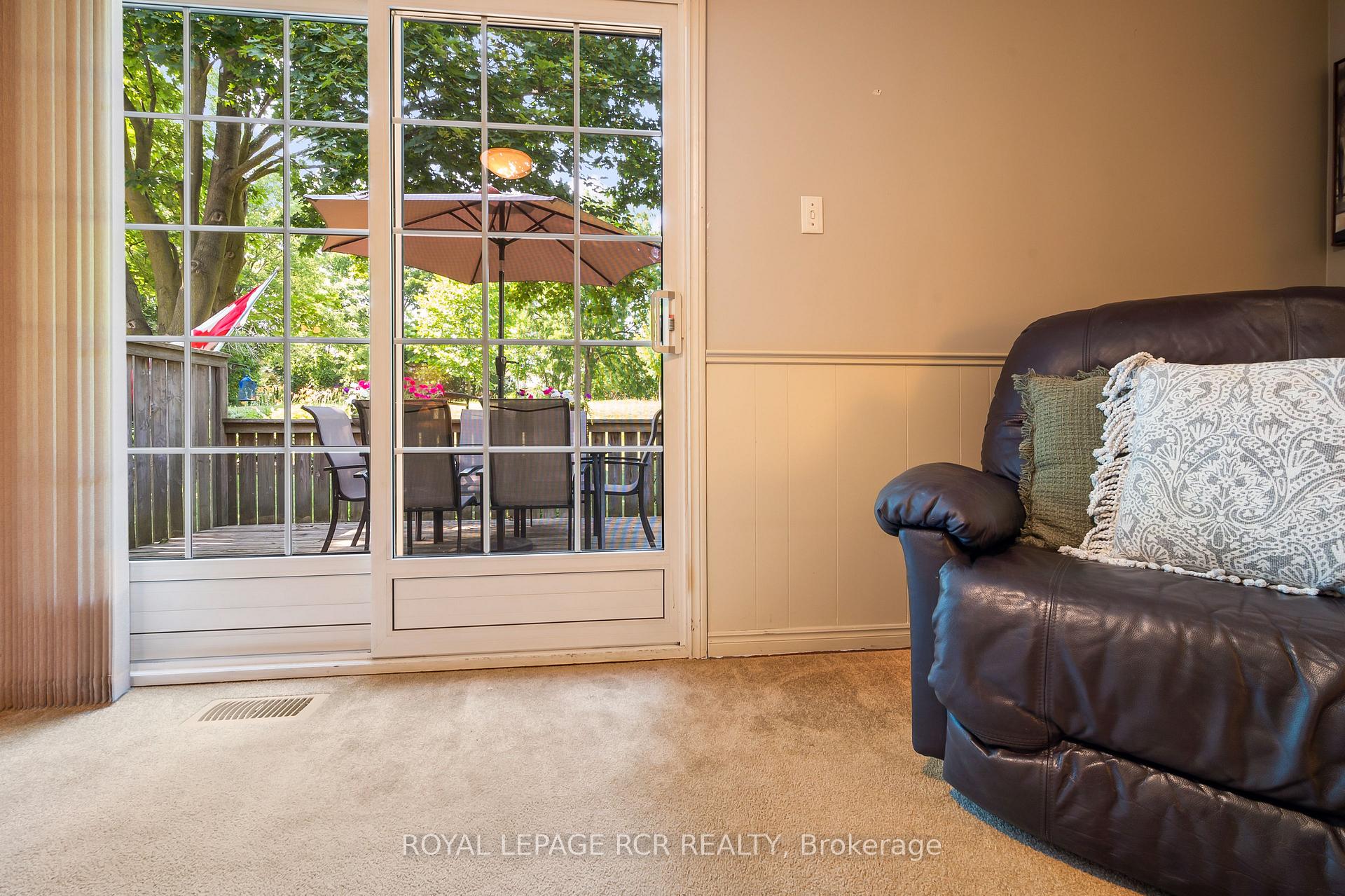 Photo 22 of 137 White Pine Crescent, Waterloo, North Lakeshore — HOMEH