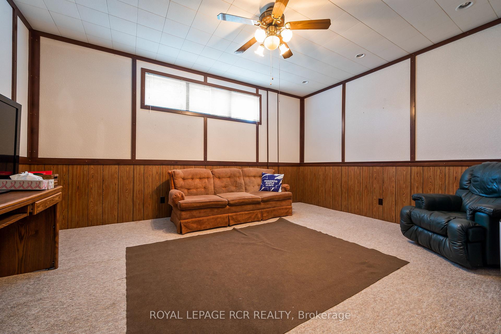 Photo 25 of 137 White Pine Crescent, Waterloo, North Lakeshore — HOMEH