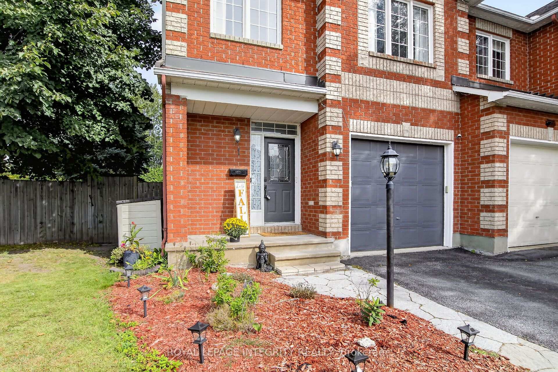 Photo 3 of 1 Chantilly Gate, Ottawa, Stittsville (North) — HOMEH