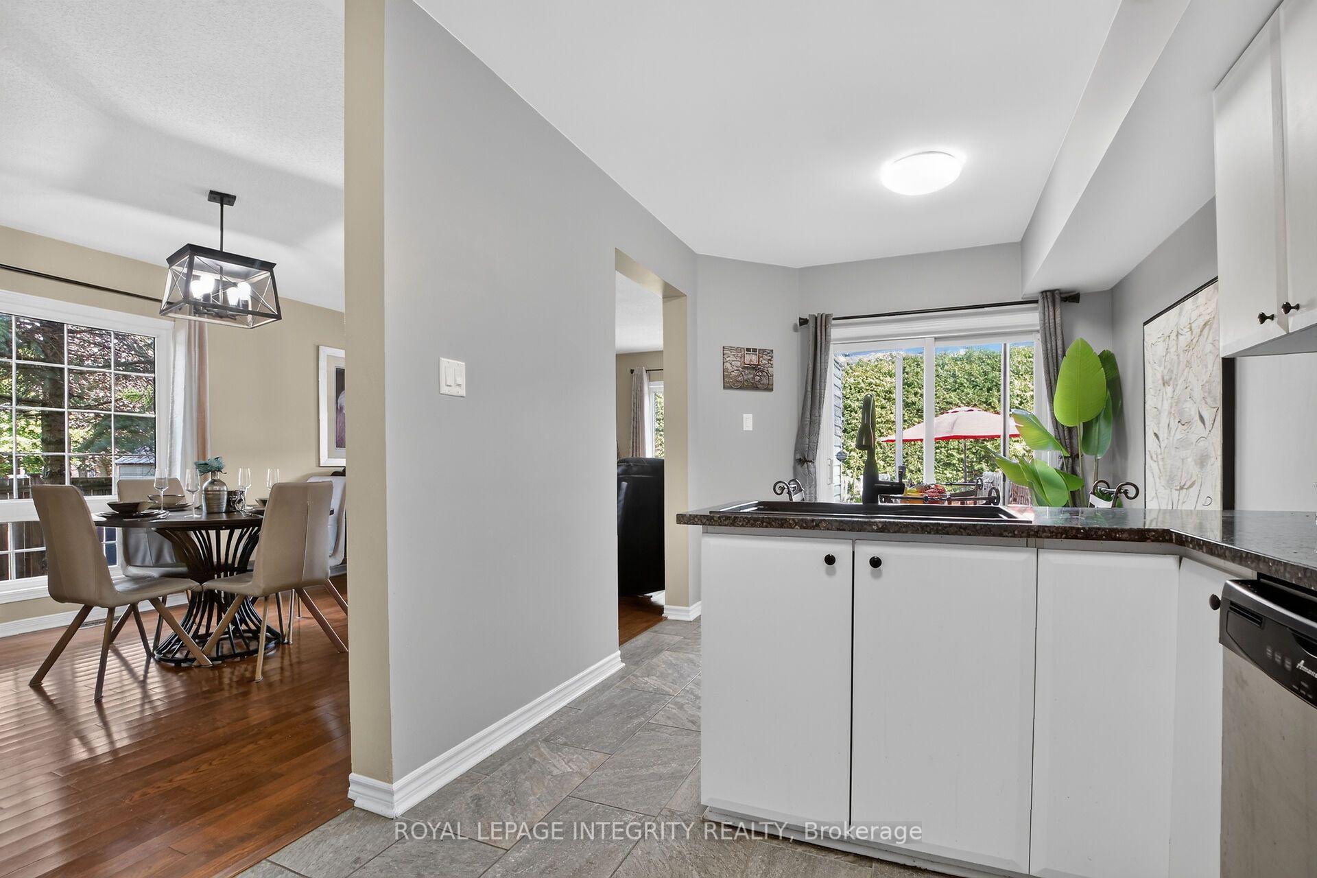 Photo 9 of 1 Chantilly Gate, Ottawa, Stittsville (North) — HOMEH