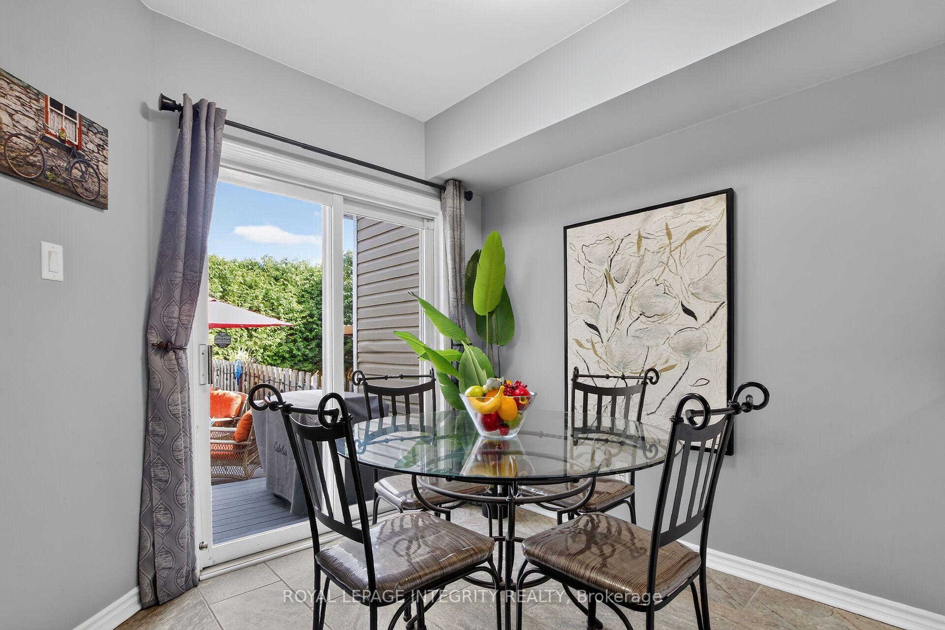 Photo 10 of 1 Chantilly Gate, Ottawa, Stittsville (North) — HOMEH