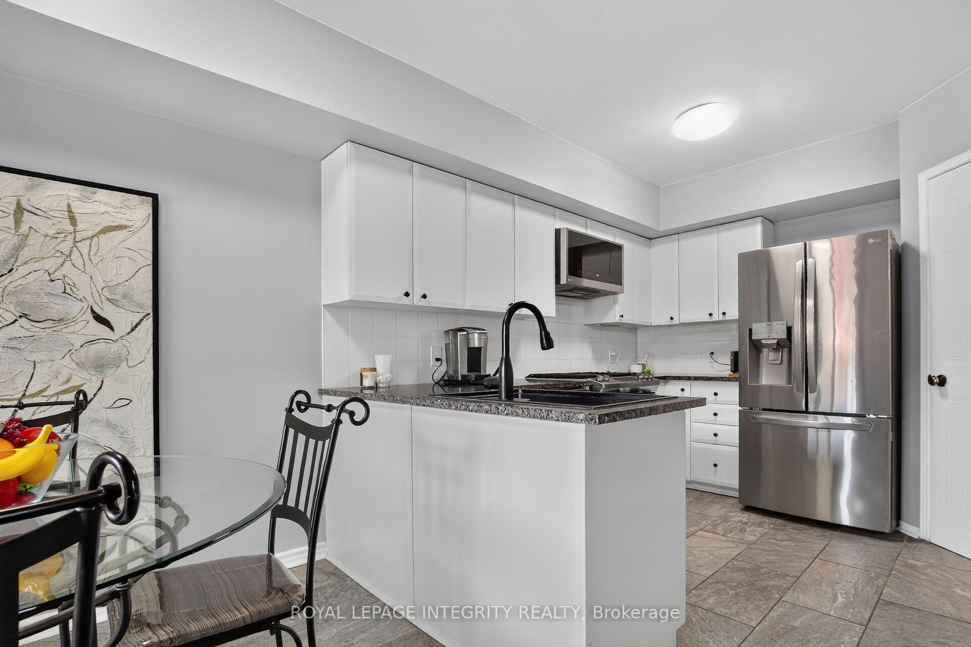 Photo 11 of 1 Chantilly Gate, Ottawa, Stittsville (North) — HOMEH