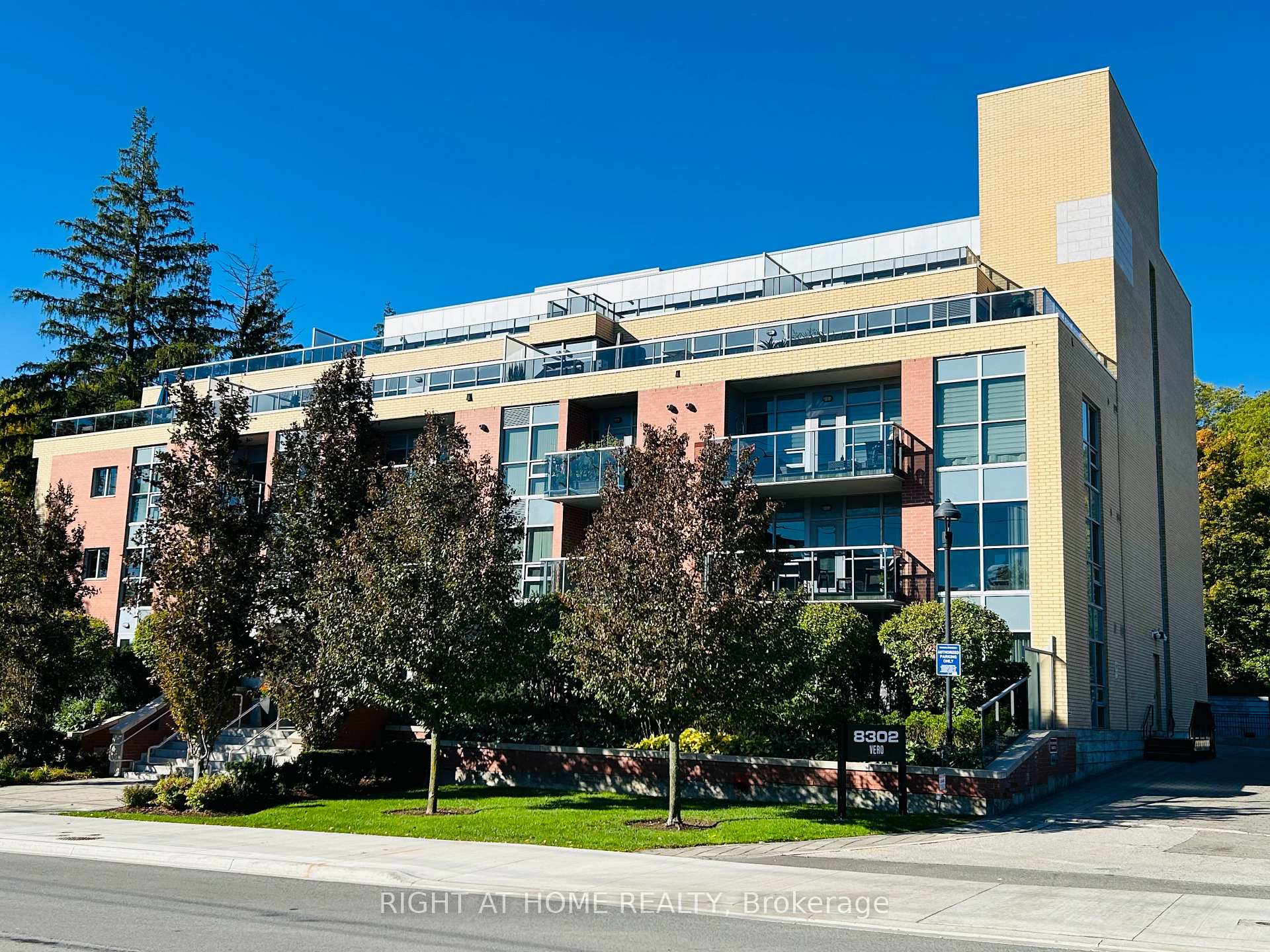 Photo 2 of Unit 207, 8302 Islington Avenue, Vaughan, Islington Woods — HOMEH