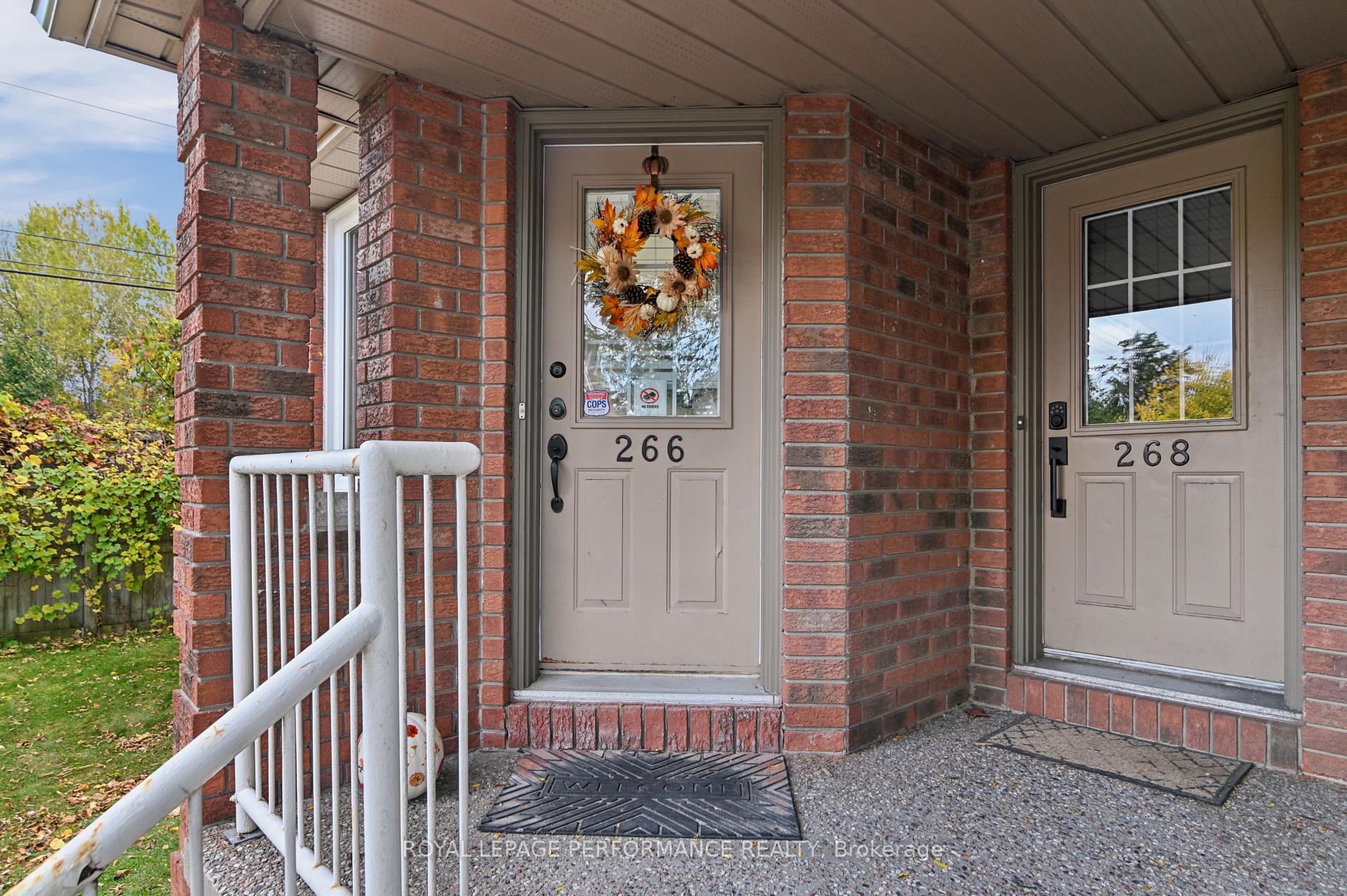 Photo 2 of Unit 6, 266 Briston Private, Ottawa, Hunt Club Park — HOMEH