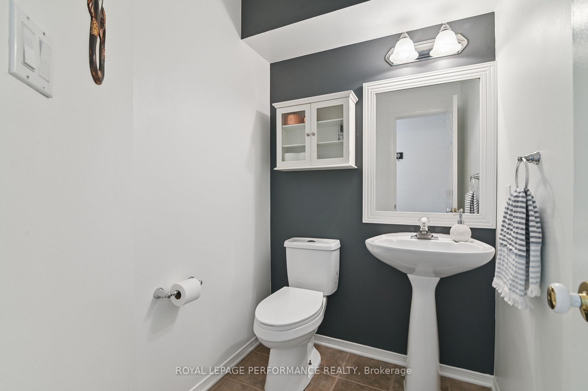 Photo 4 of Unit 6, 266 Briston Private, Ottawa, Hunt Club Park — HOMEH