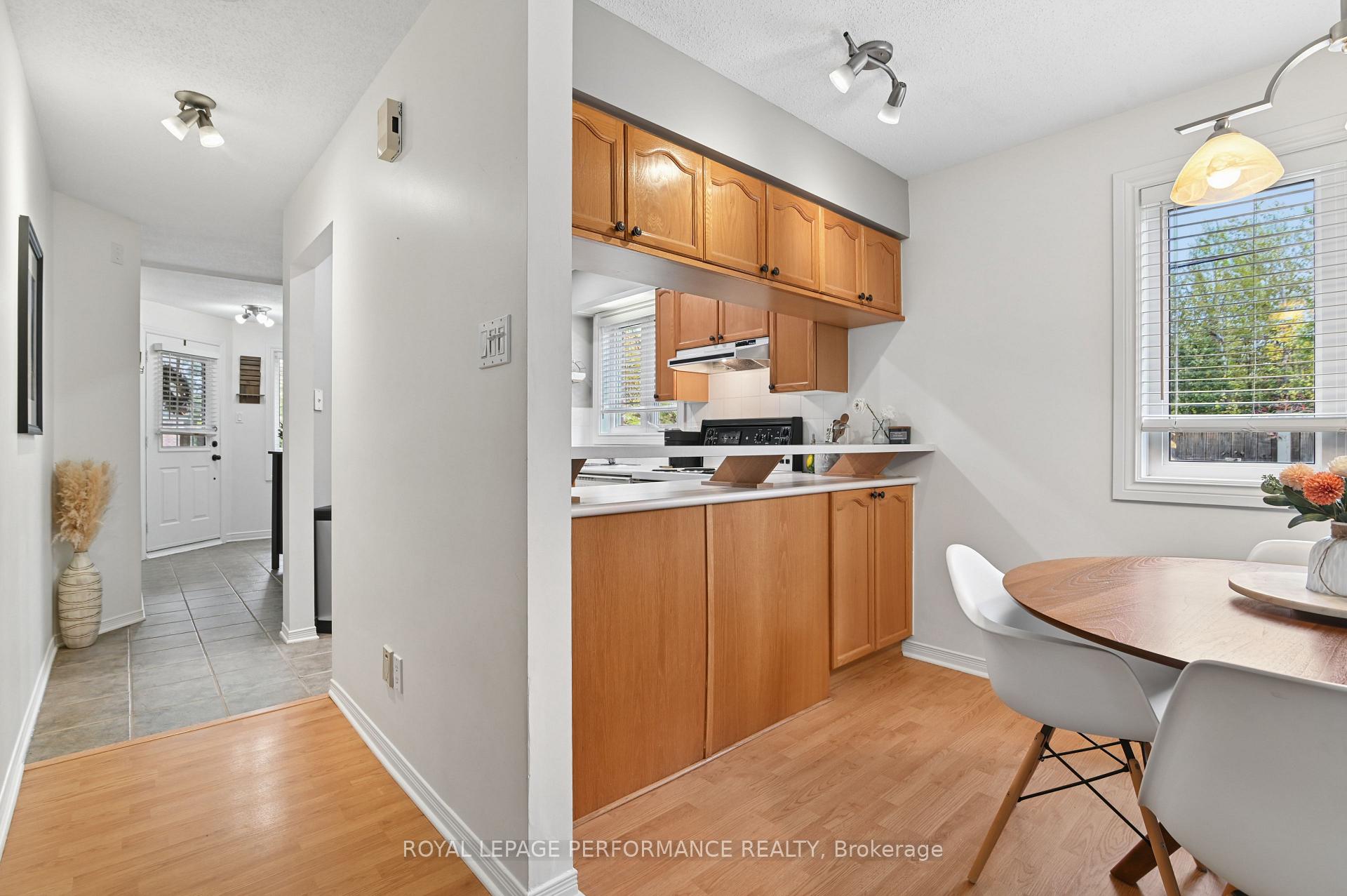 Photo 7 of Unit 6, 266 Briston Private, Ottawa, Hunt Club Park — HOMEH