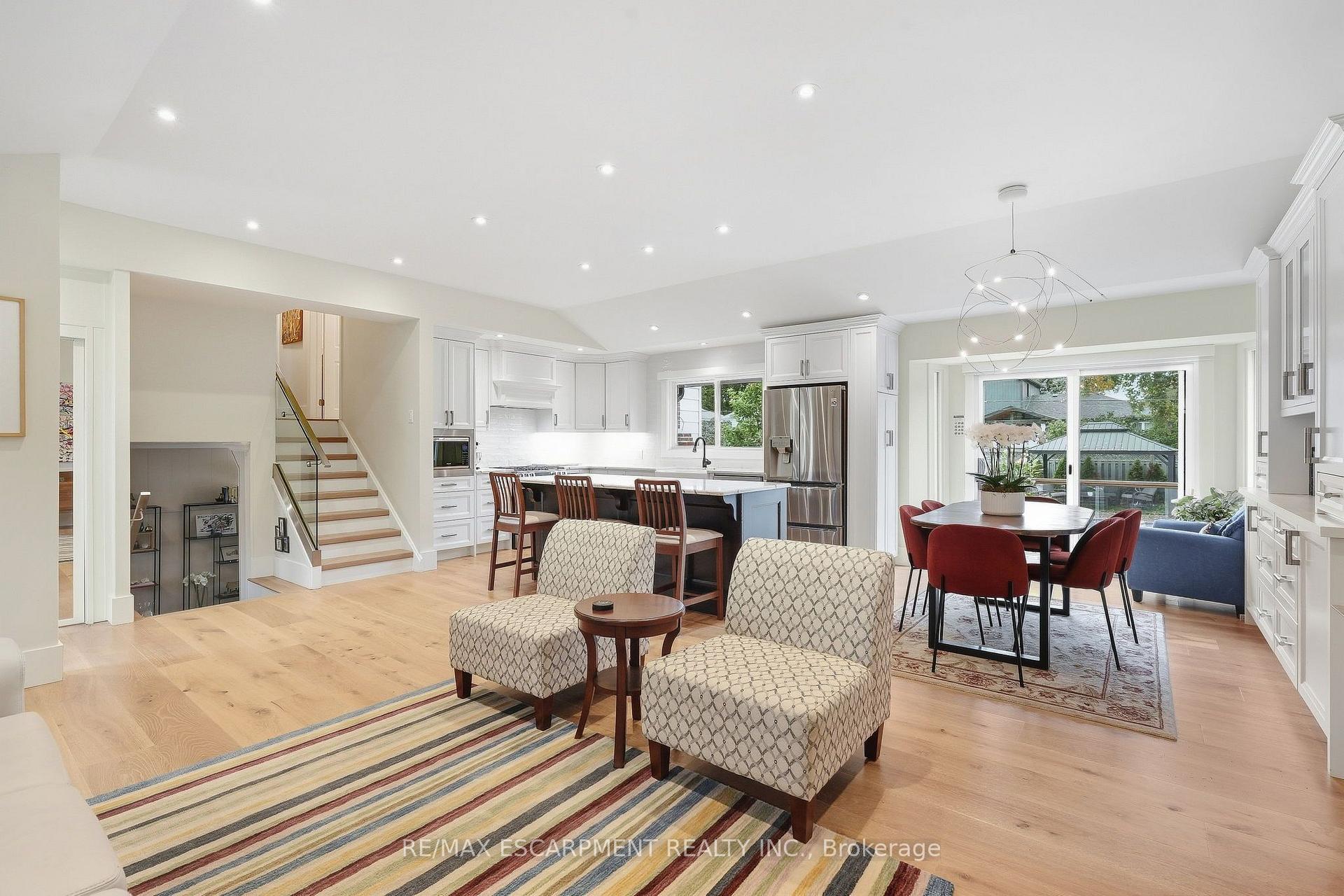 Photo 3 of 502 Karen Drive, Burlington, Brant — HOMEH