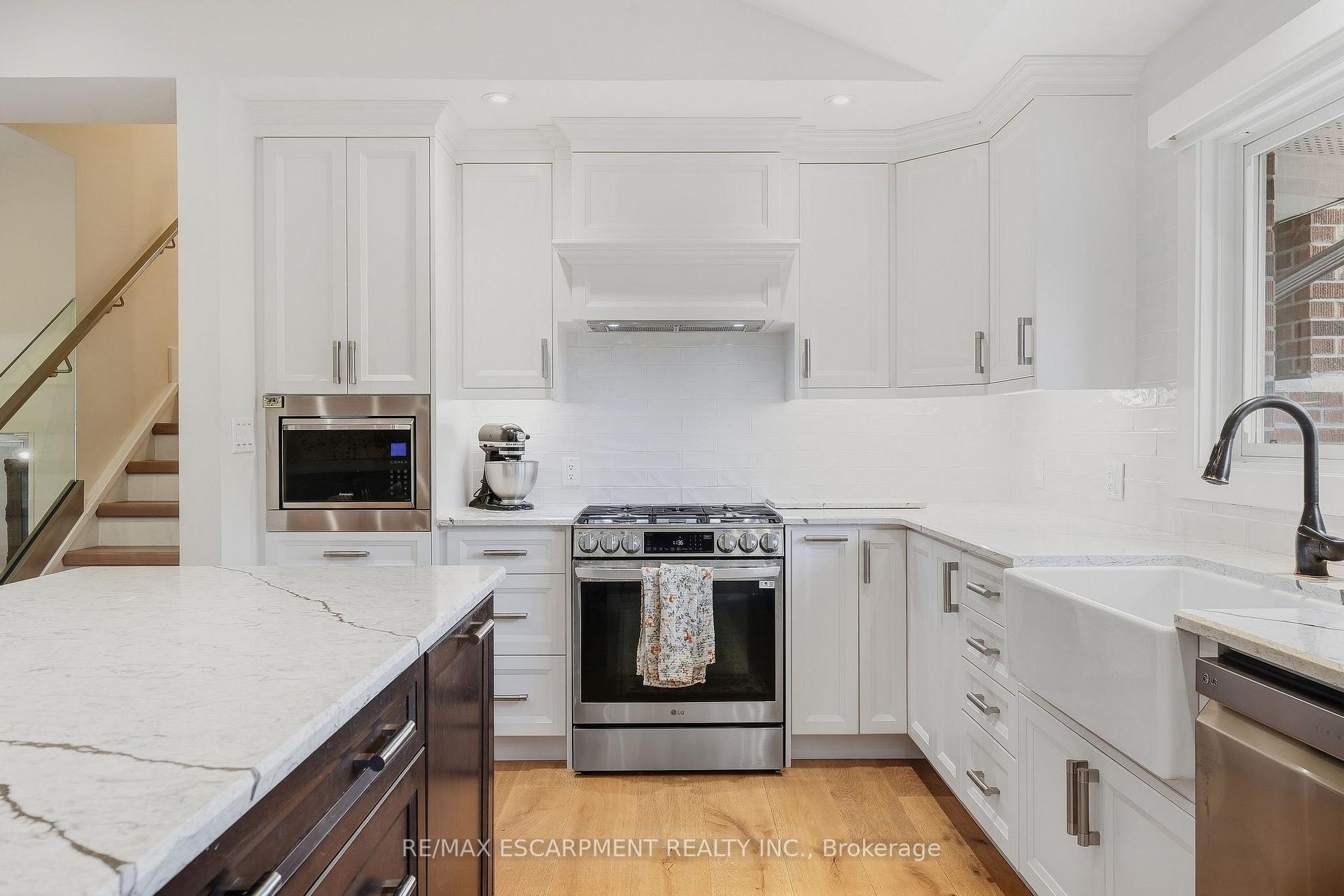 Photo 6 of 502 Karen Drive, Burlington, Brant — HOMEH
