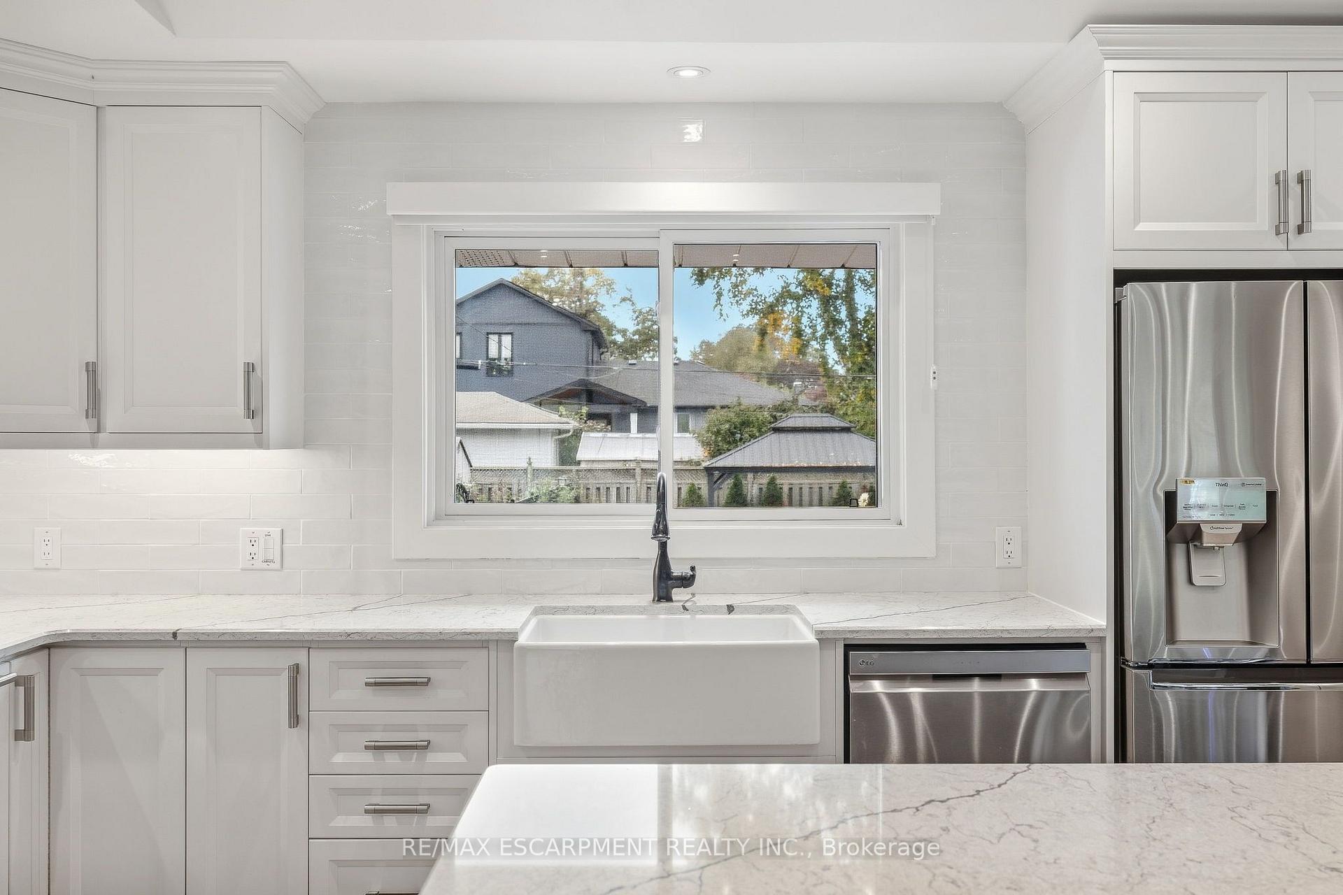 Photo 7 of 502 Karen Drive, Burlington, Brant — HOMEH