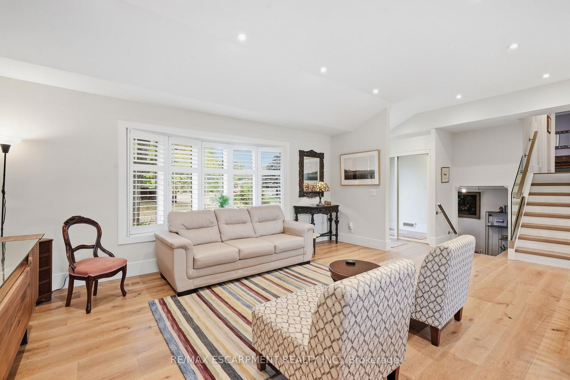 Photo 9 of 502 Karen Drive, Burlington, Brant — HOMEH