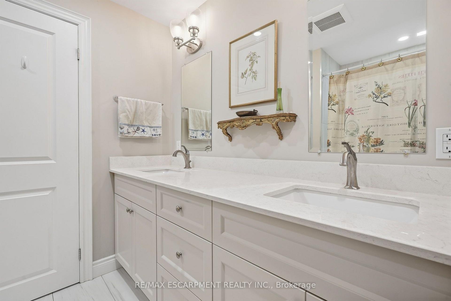 Photo 12 of 502 Karen Drive, Burlington, Brant — HOMEH