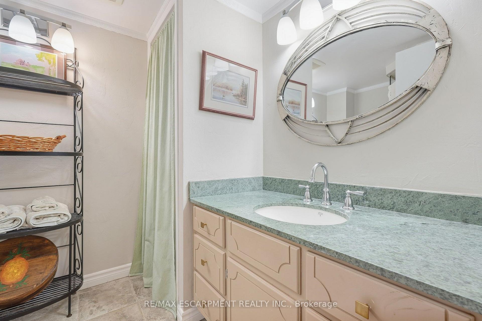 Photo 19 of 502 Karen Drive, Burlington, Brant — HOMEH