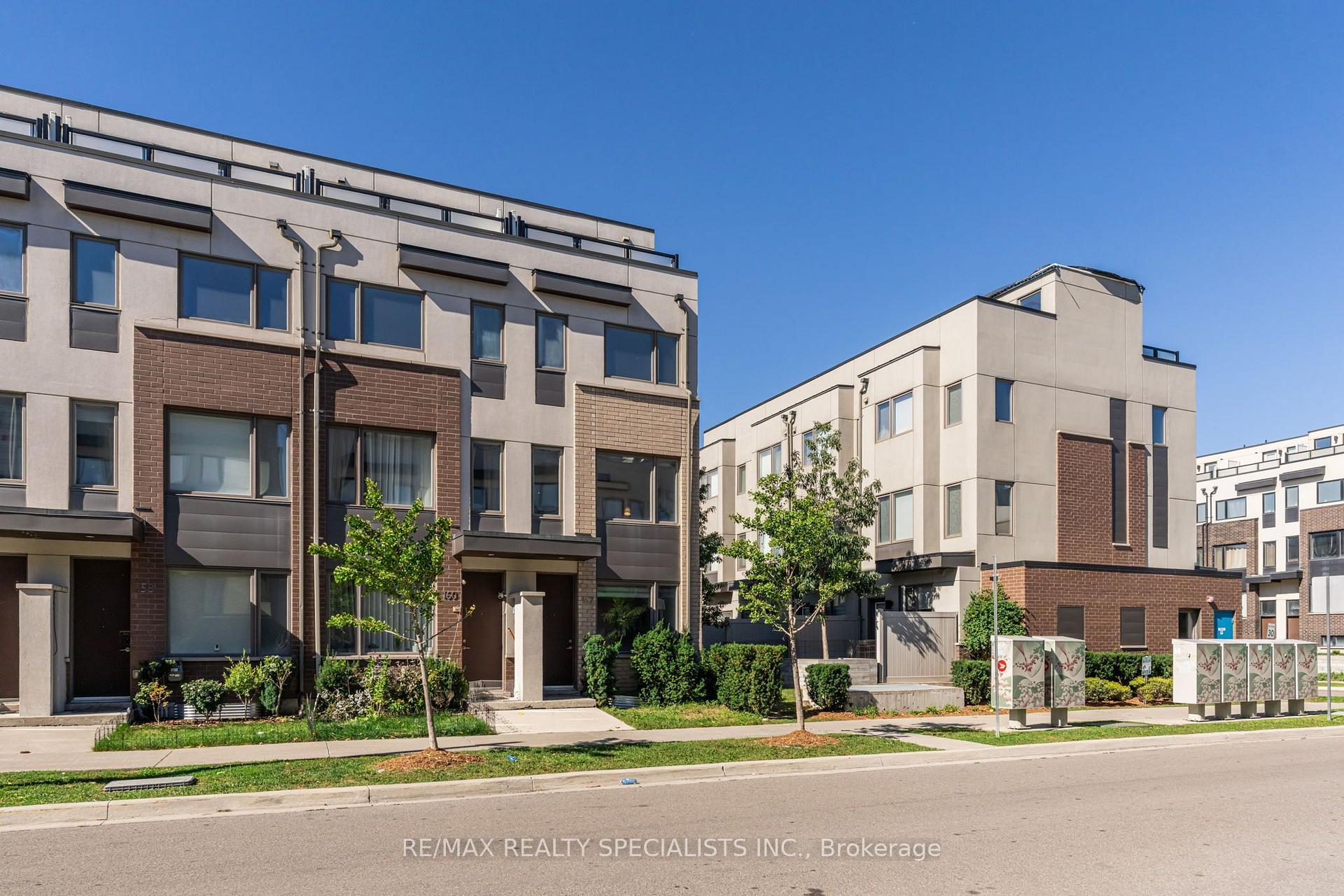 Photo 3 of 162 William Duncan Road, North York, Downsview-Roding-CFB — HOMEH