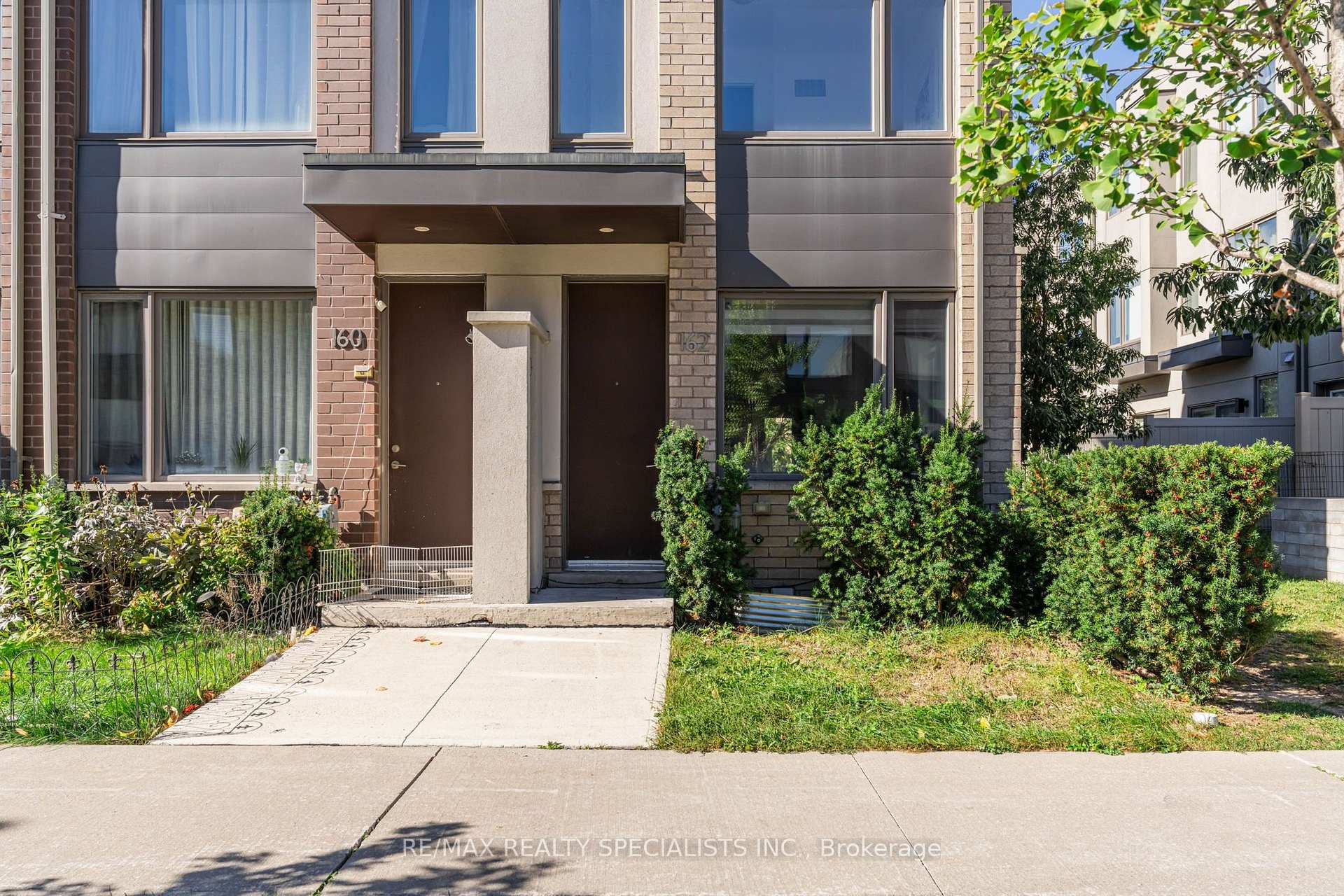 Photo 4 of 162 William Duncan Road, North York, Downsview-Roding-CFB — HOMEH