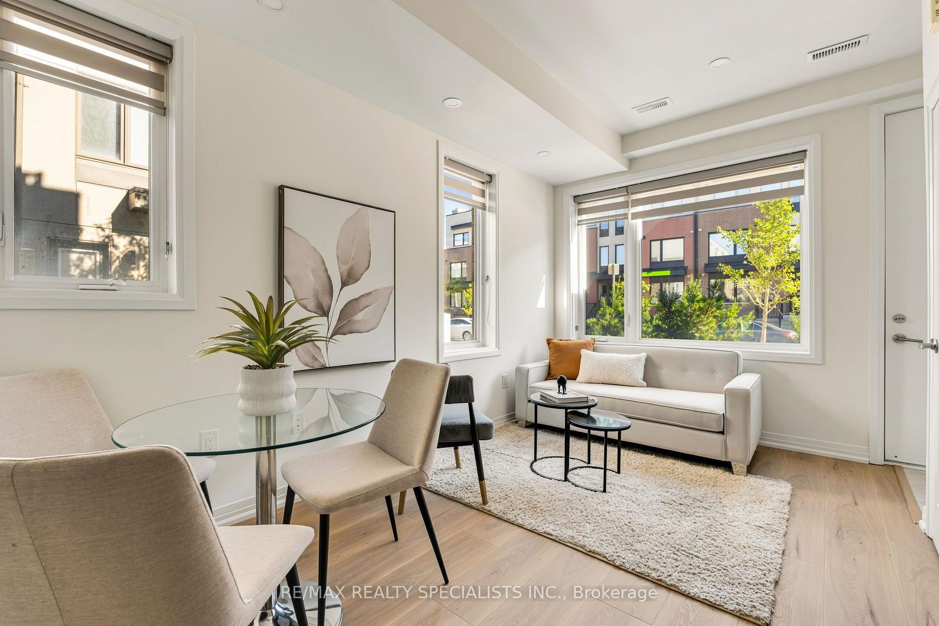 Photo 7 of 162 William Duncan Road, North York, Downsview-Roding-CFB — HOMEH