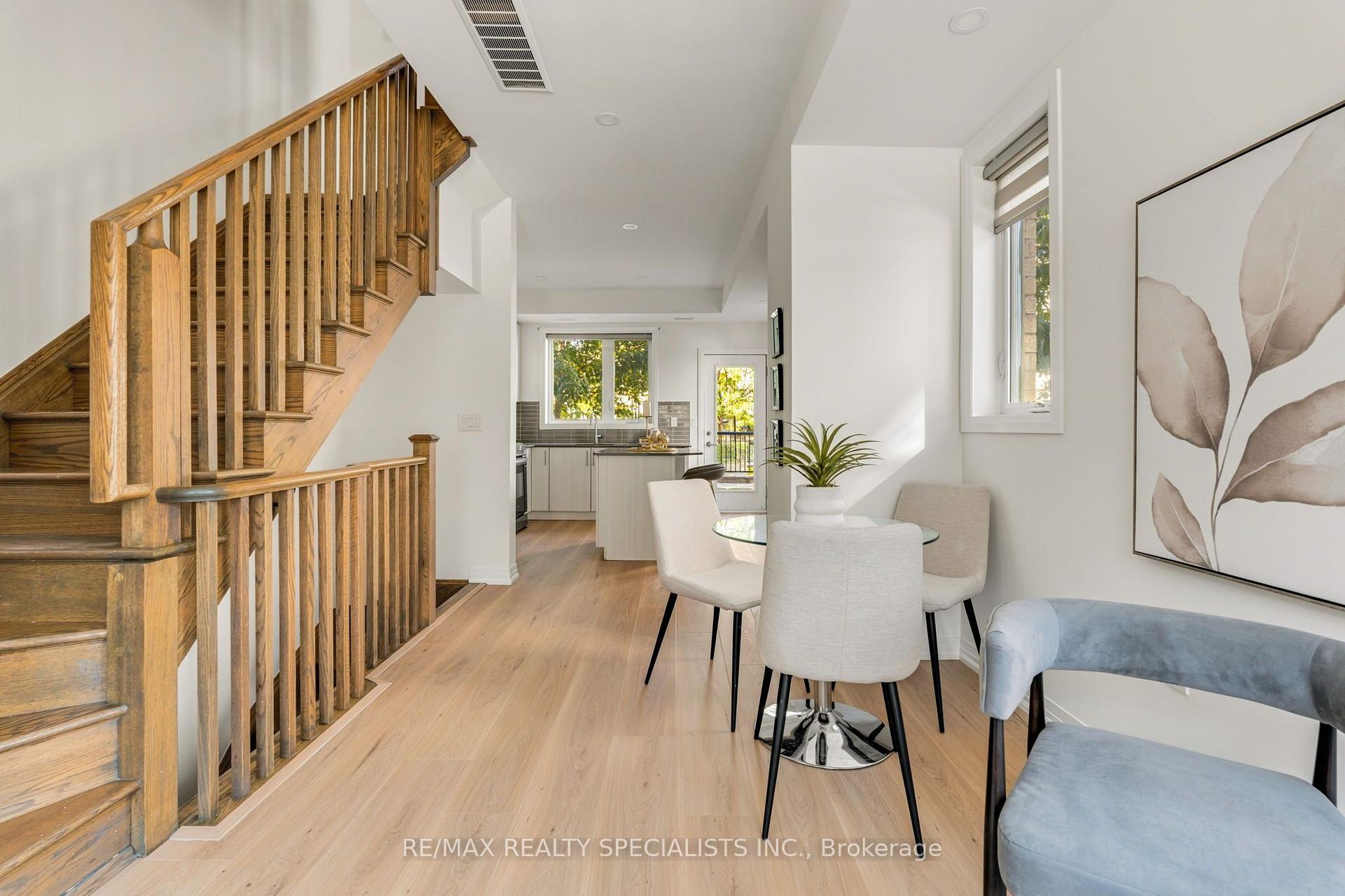 Photo 9 of 162 William Duncan Road, North York, Downsview-Roding-CFB — HOMEH