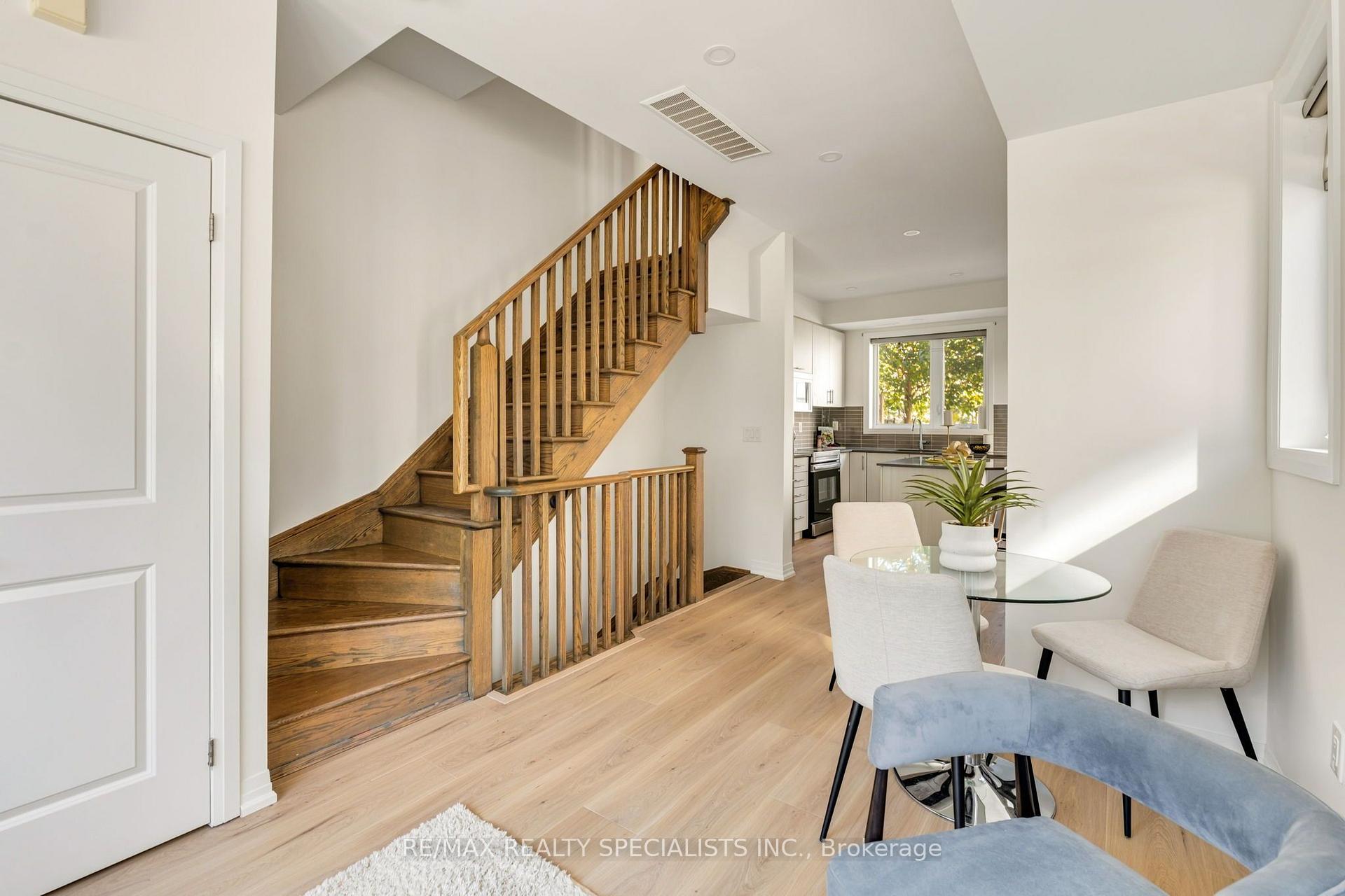 Photo 17 of 162 William Duncan Road, North York, Downsview-Roding-CFB — HOMEH