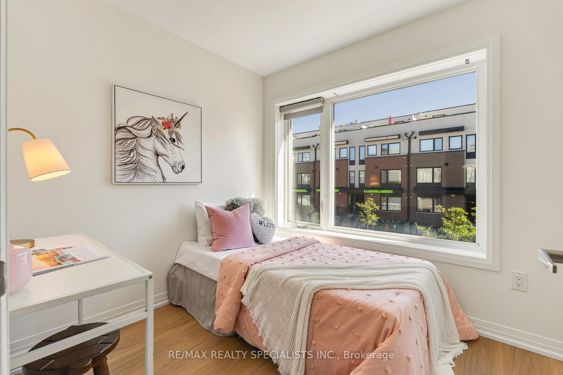 Photo 20 of 162 William Duncan Road, North York, Downsview-Roding-CFB — HOMEH