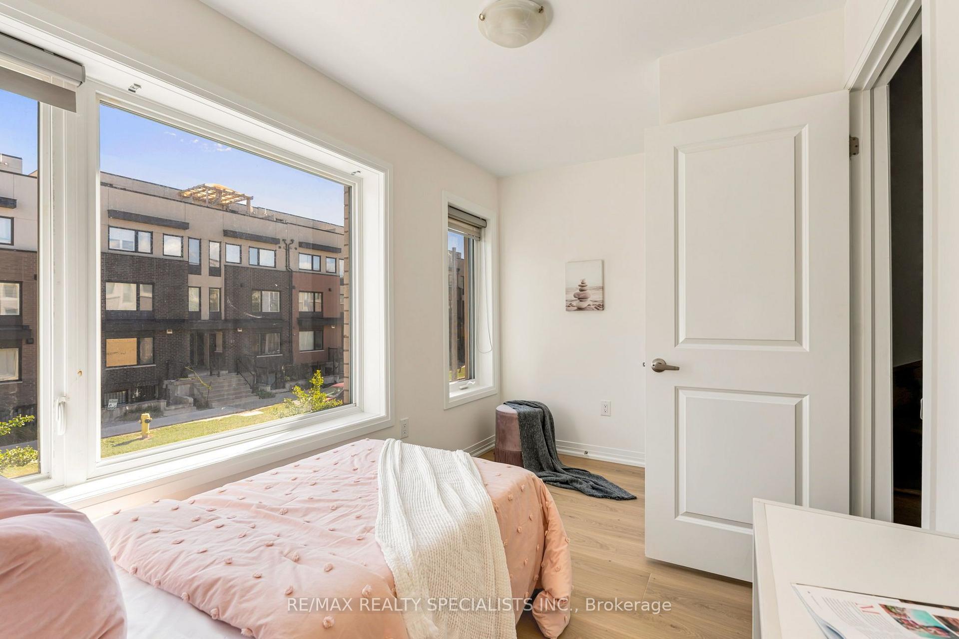 Photo 21 of 162 William Duncan Road, North York, Downsview-Roding-CFB — HOMEH