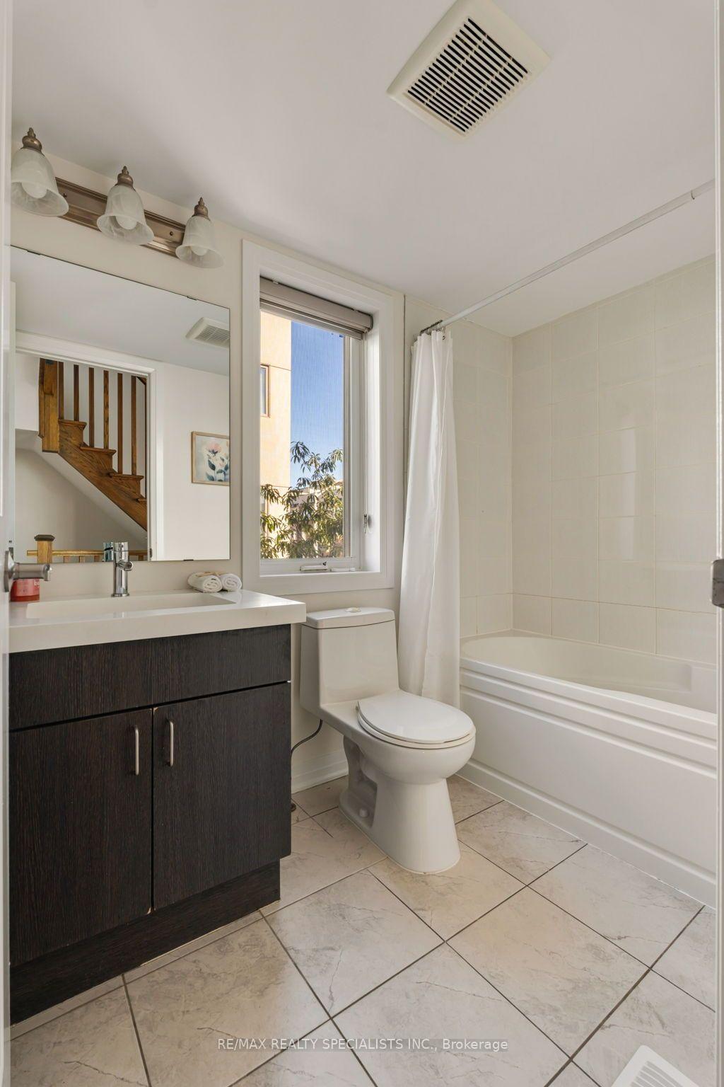 Photo 24 of 162 William Duncan Road, North York, Downsview-Roding-CFB — HOMEH