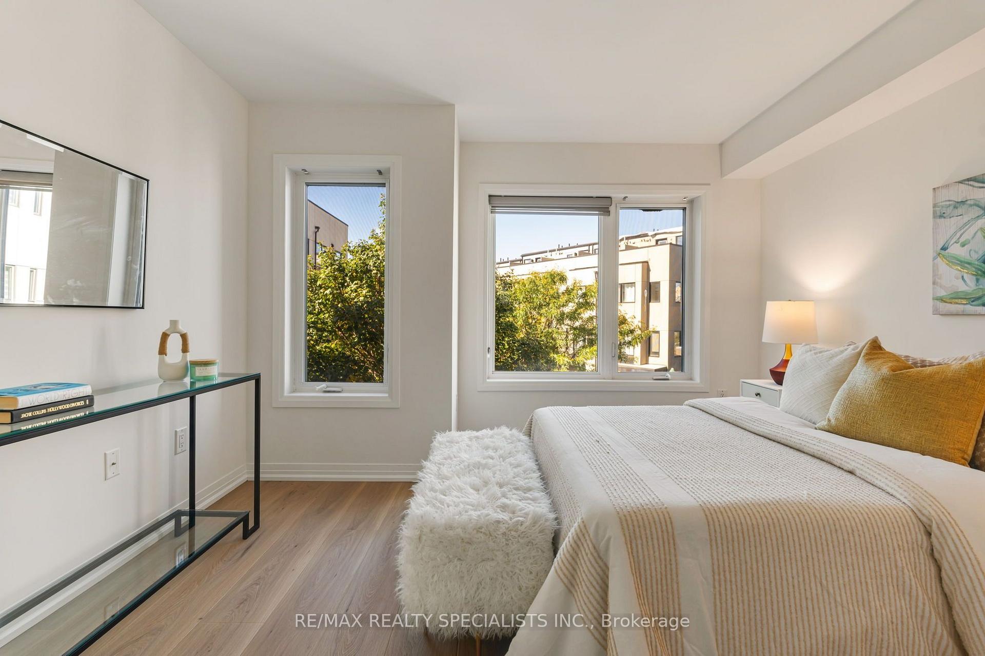 Photo 25 of 162 William Duncan Road, North York, Downsview-Roding-CFB — HOMEH