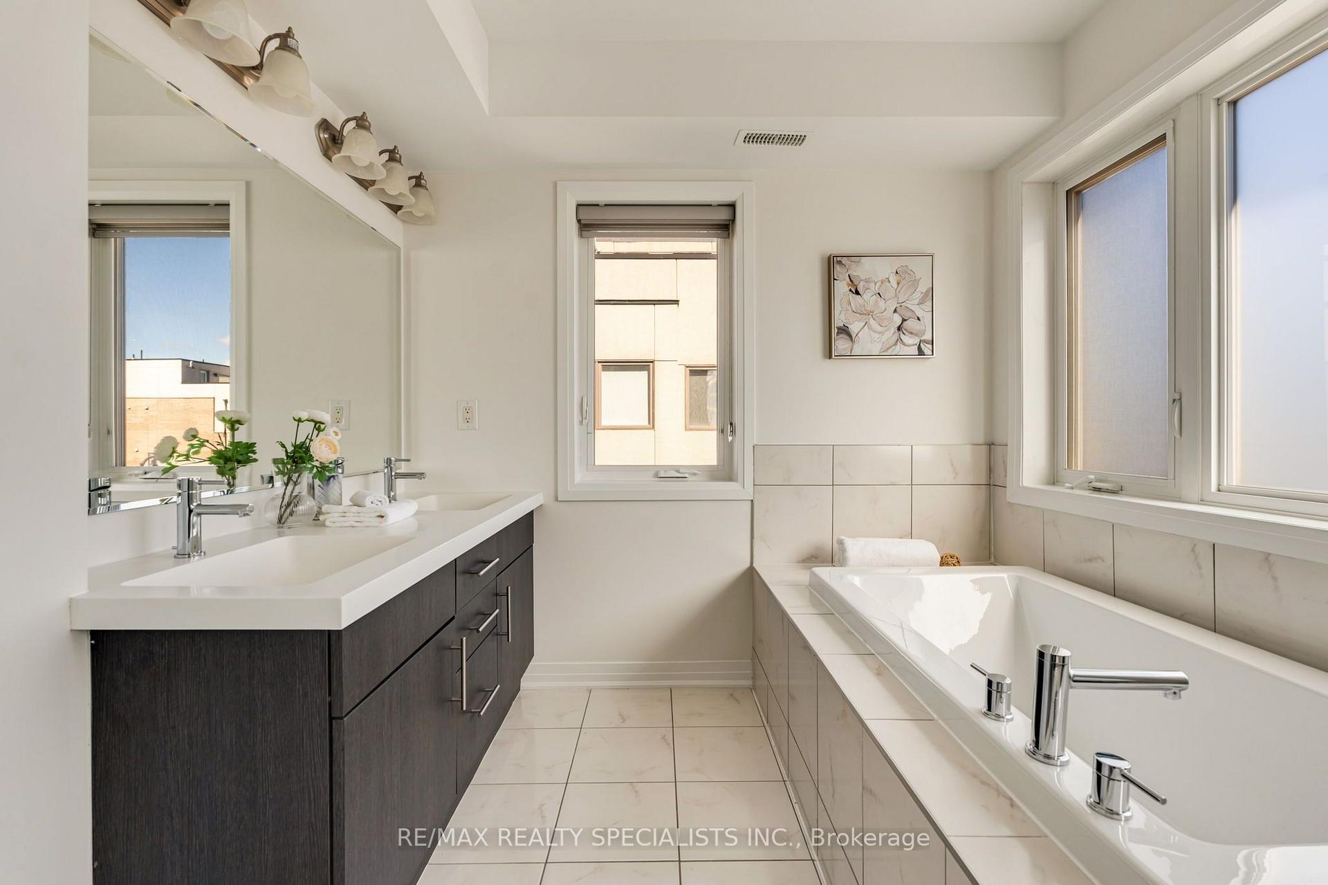 Photo 34 of 162 William Duncan Road, North York, Downsview-Roding-CFB — HOMEH