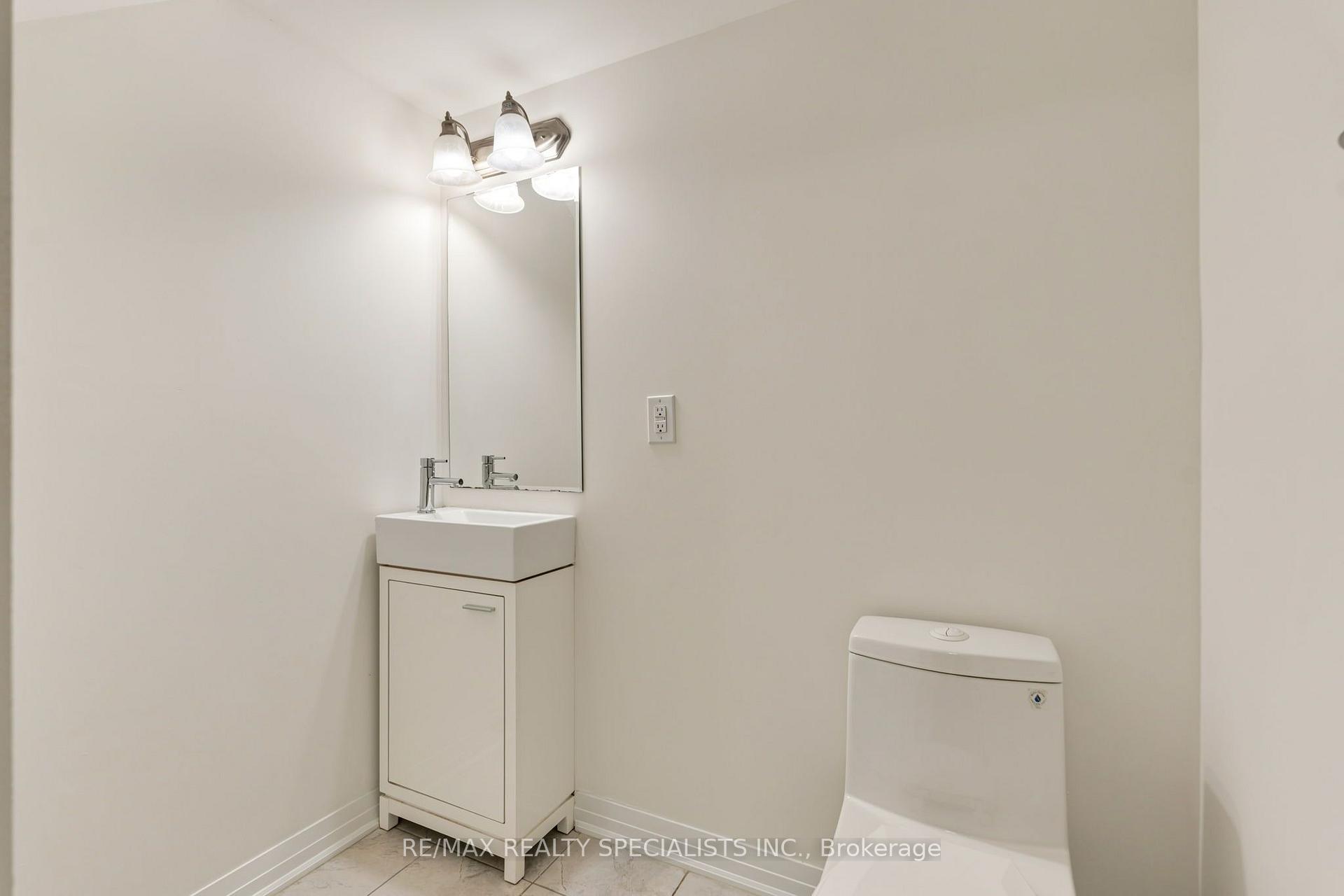 Photo 37 of 162 William Duncan Road, North York, Downsview-Roding-CFB — HOMEH